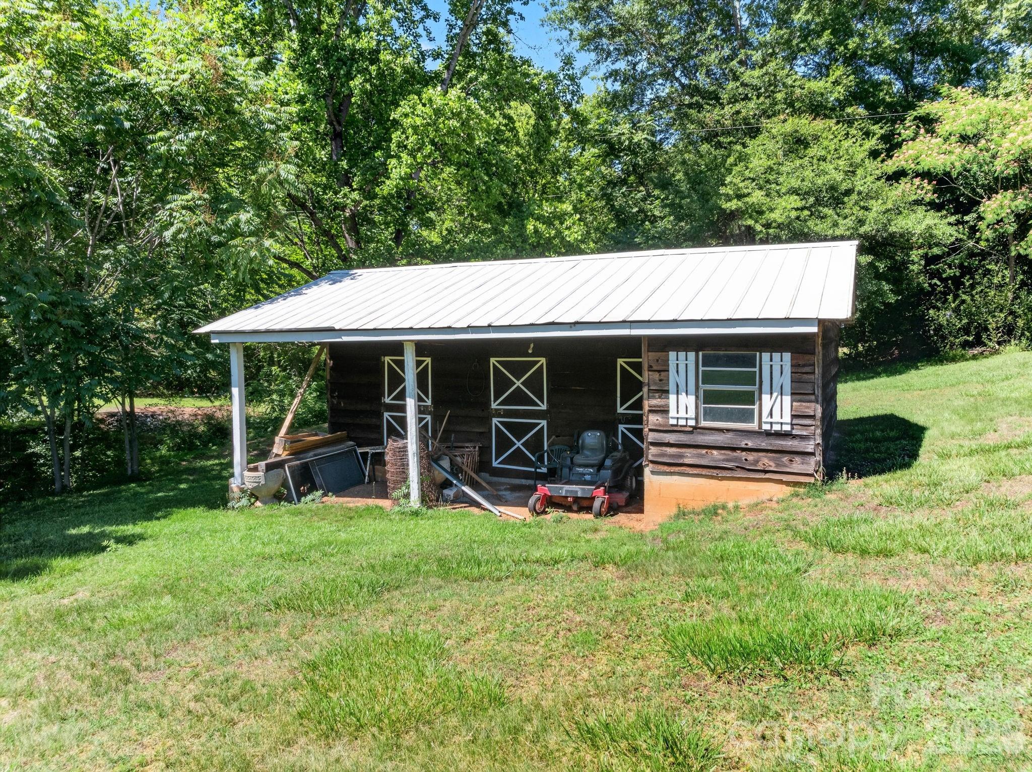 main property photo 34