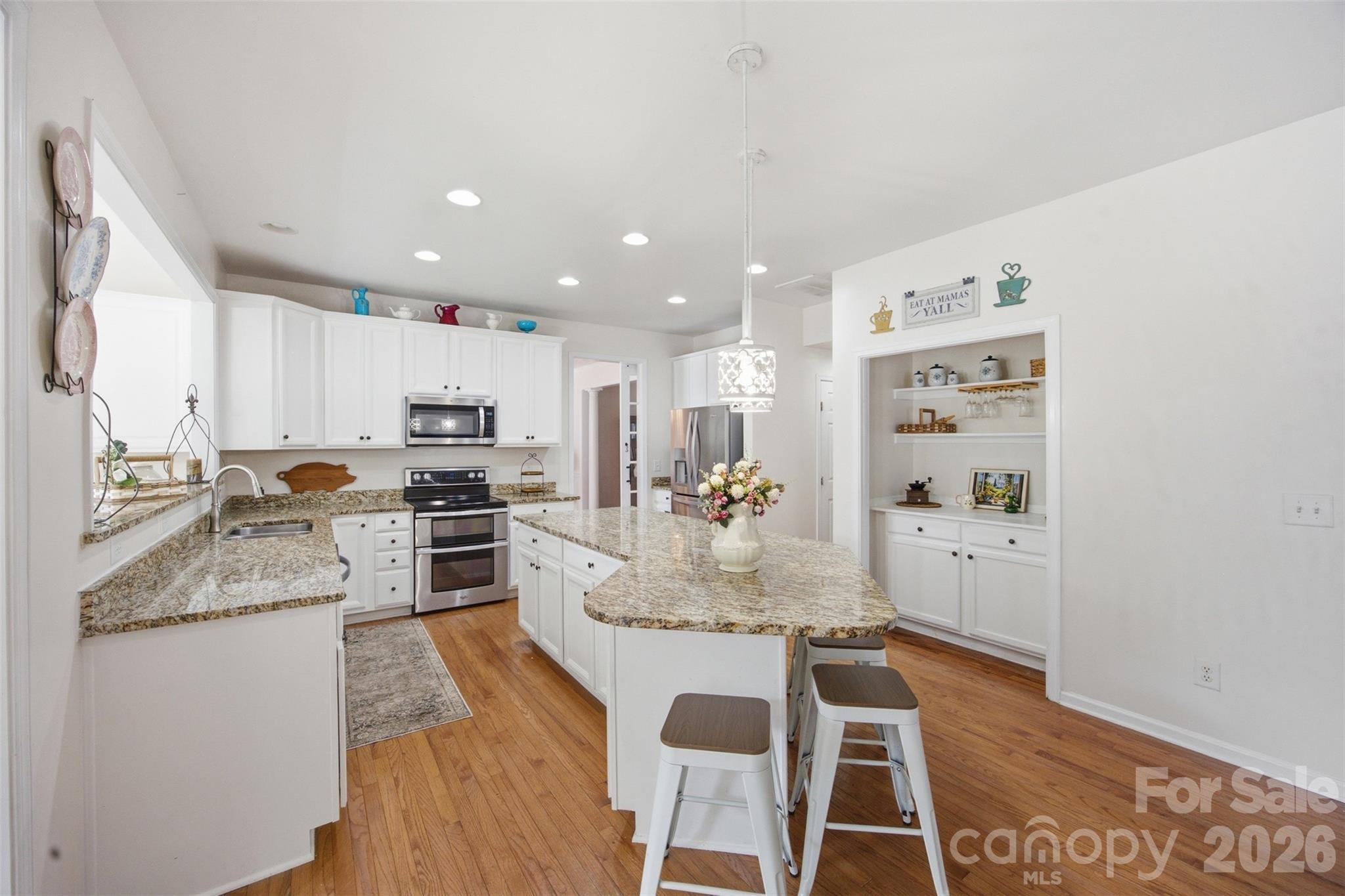 main property photo 7