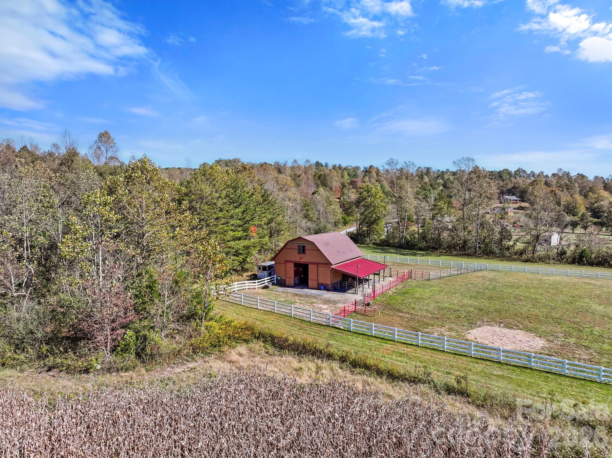 main property photo 28