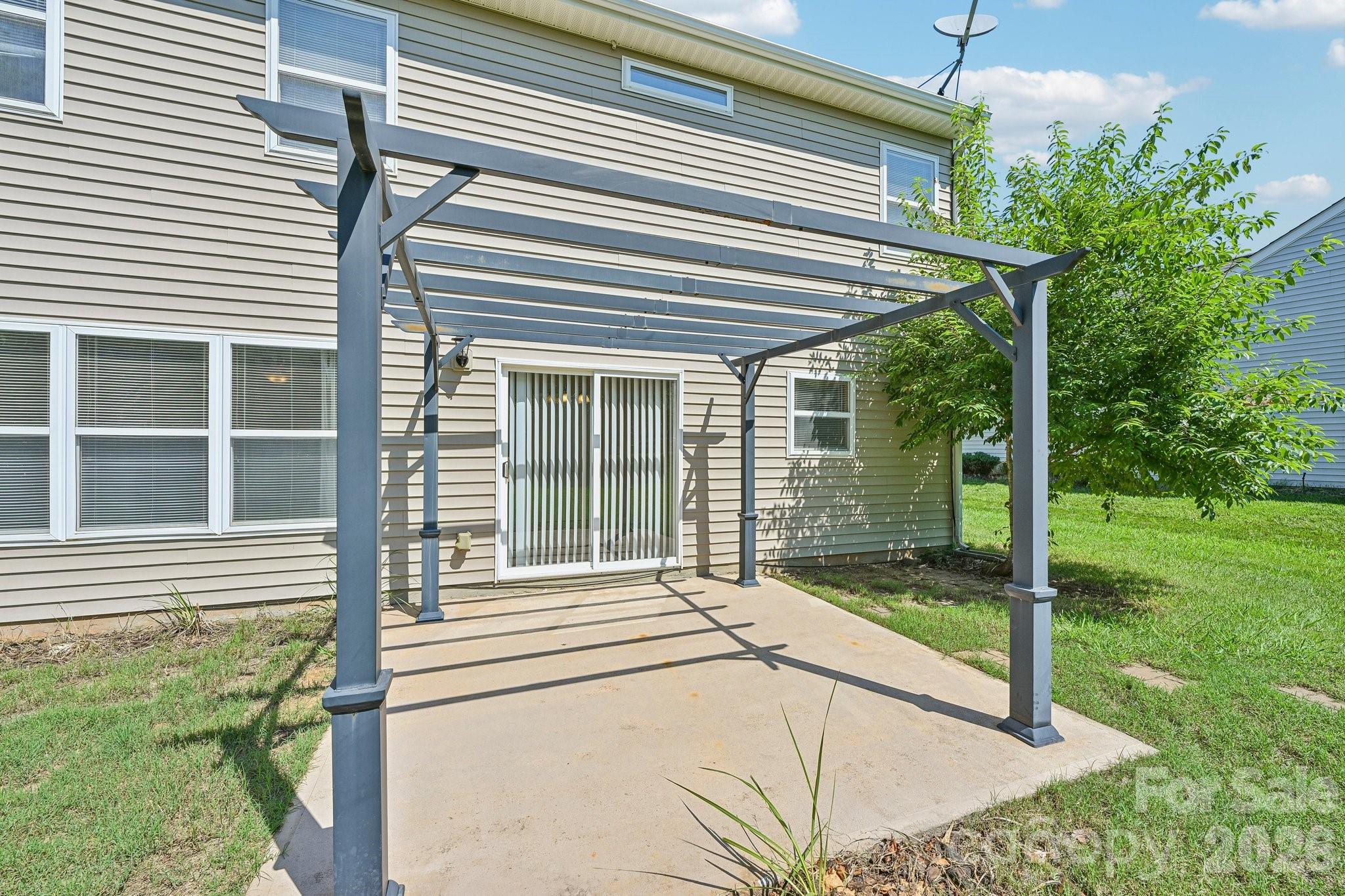 main property photo 31