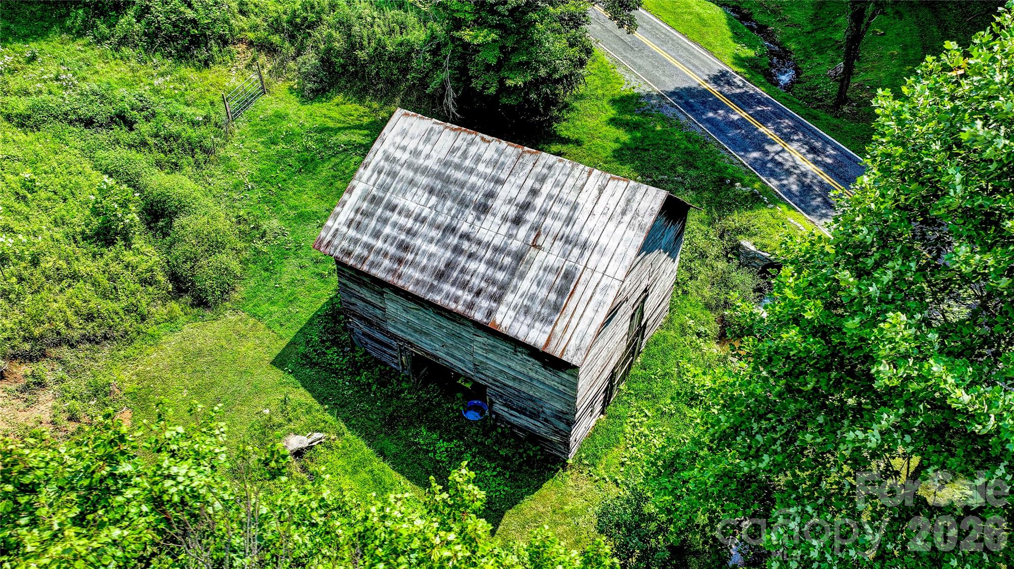 main property photo 23