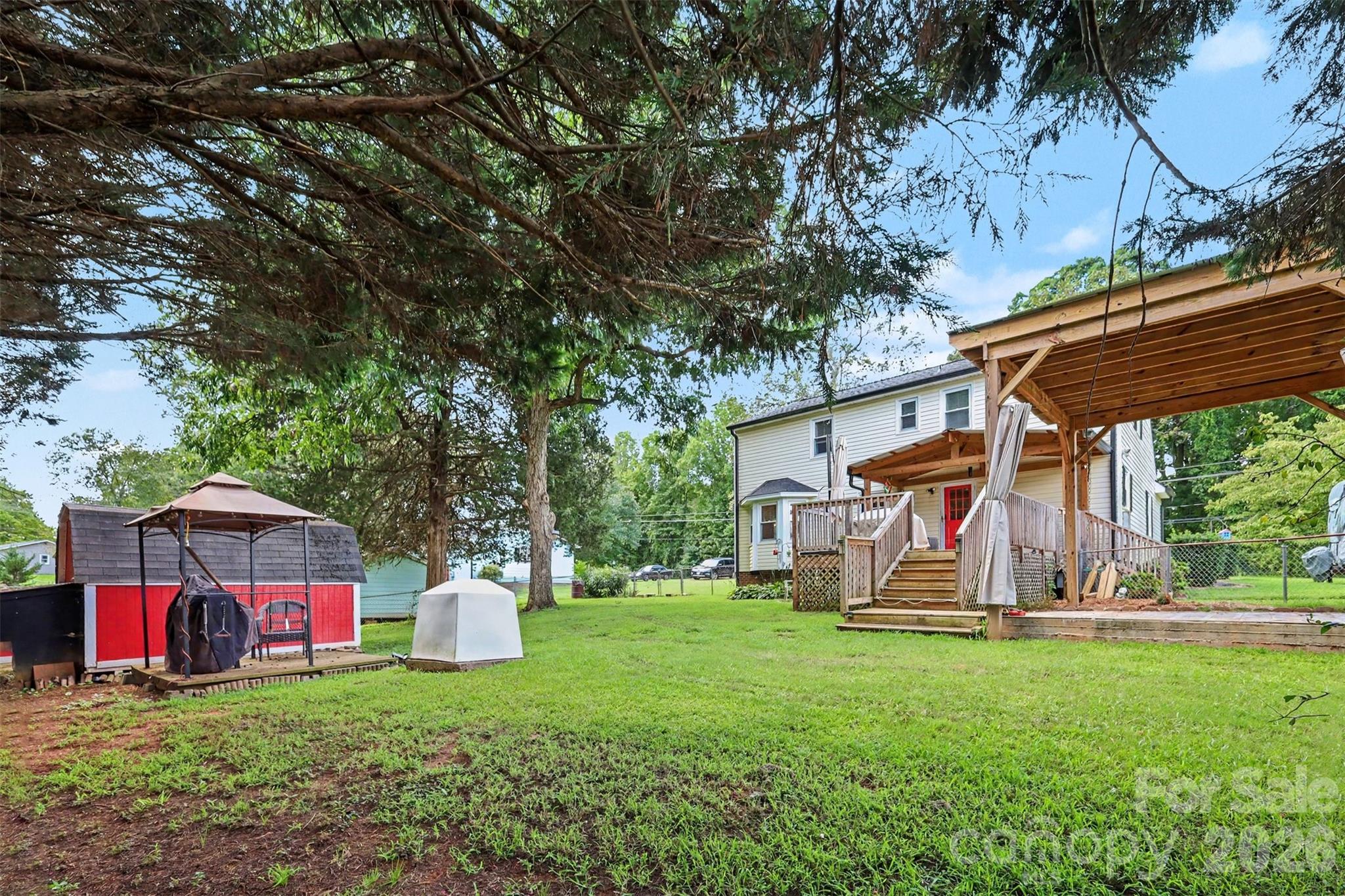 main property photo 25