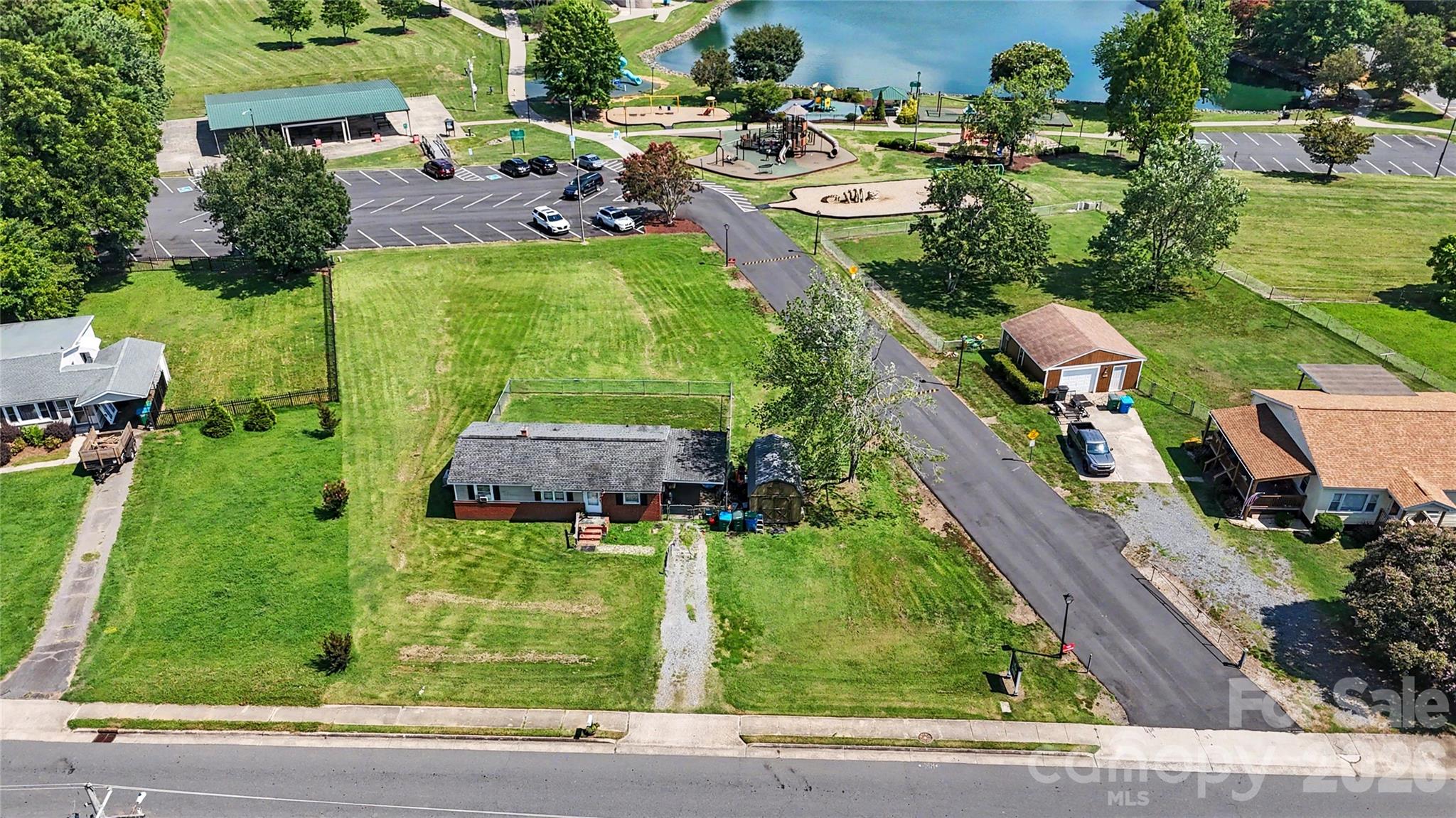 main property photo 10