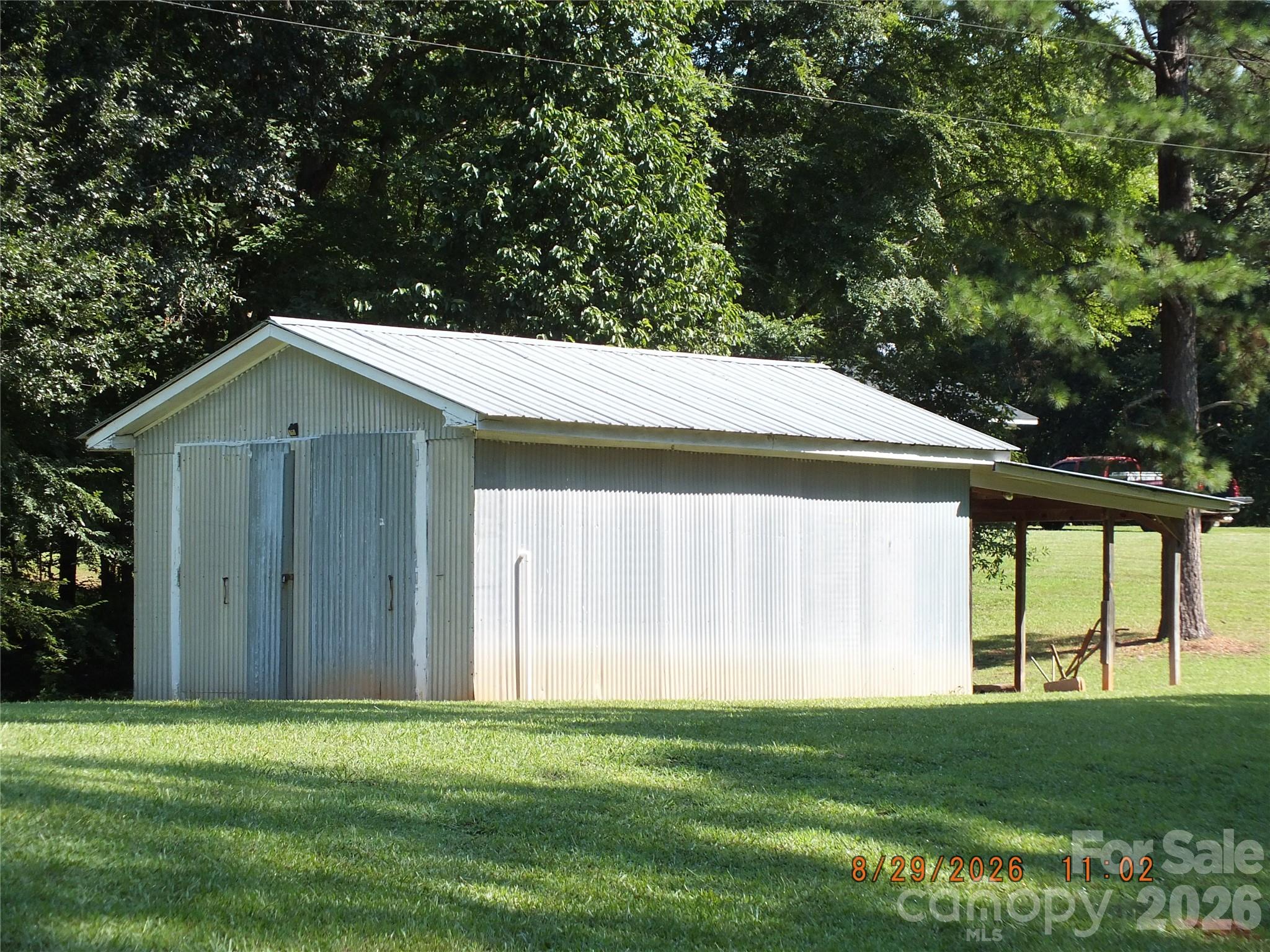 main property photo 28