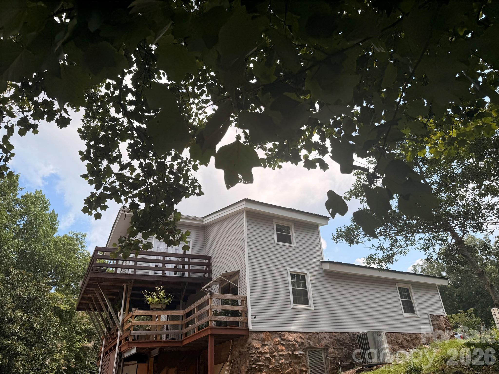 main property photo 40