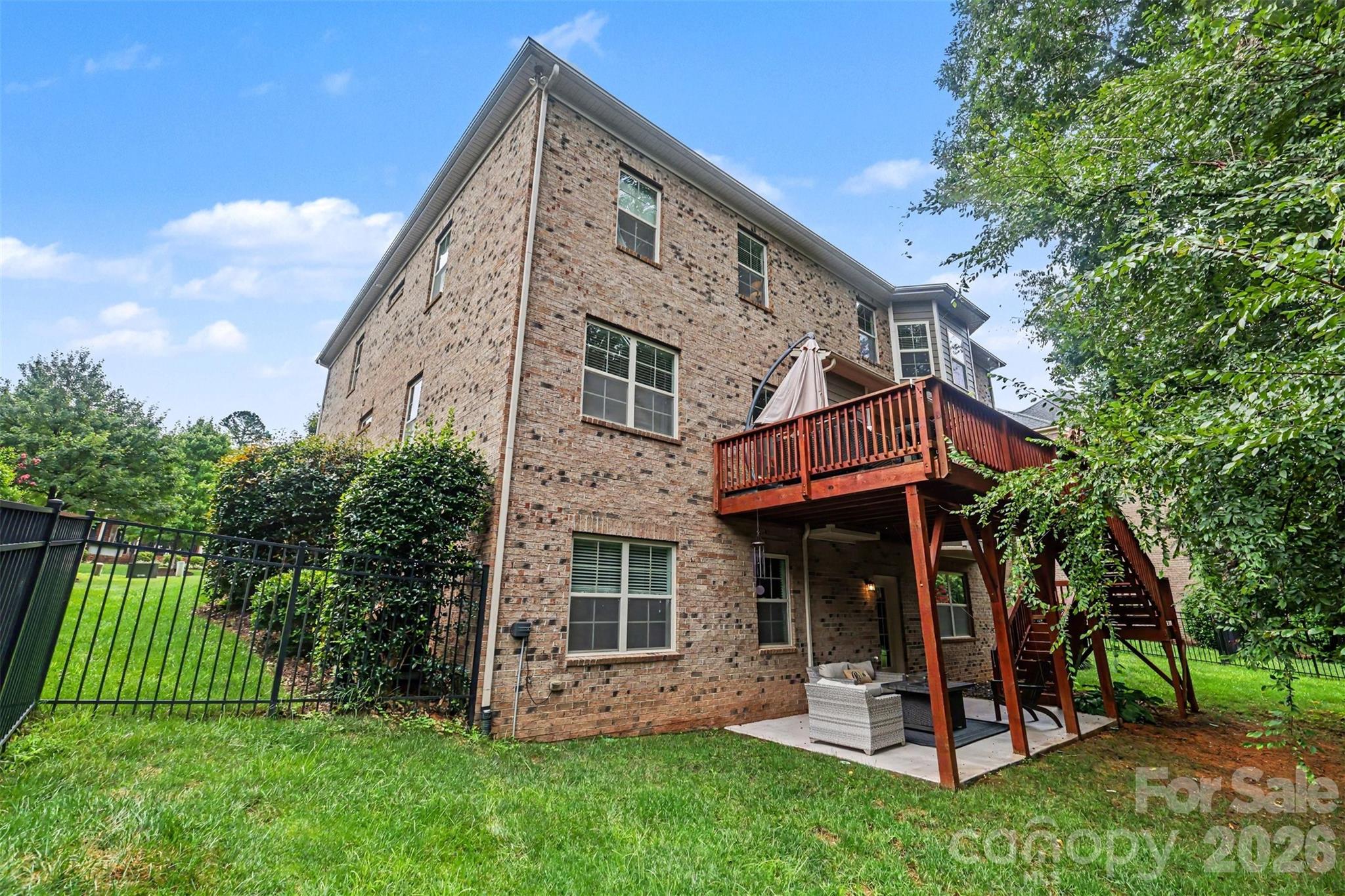 main property photo 30
