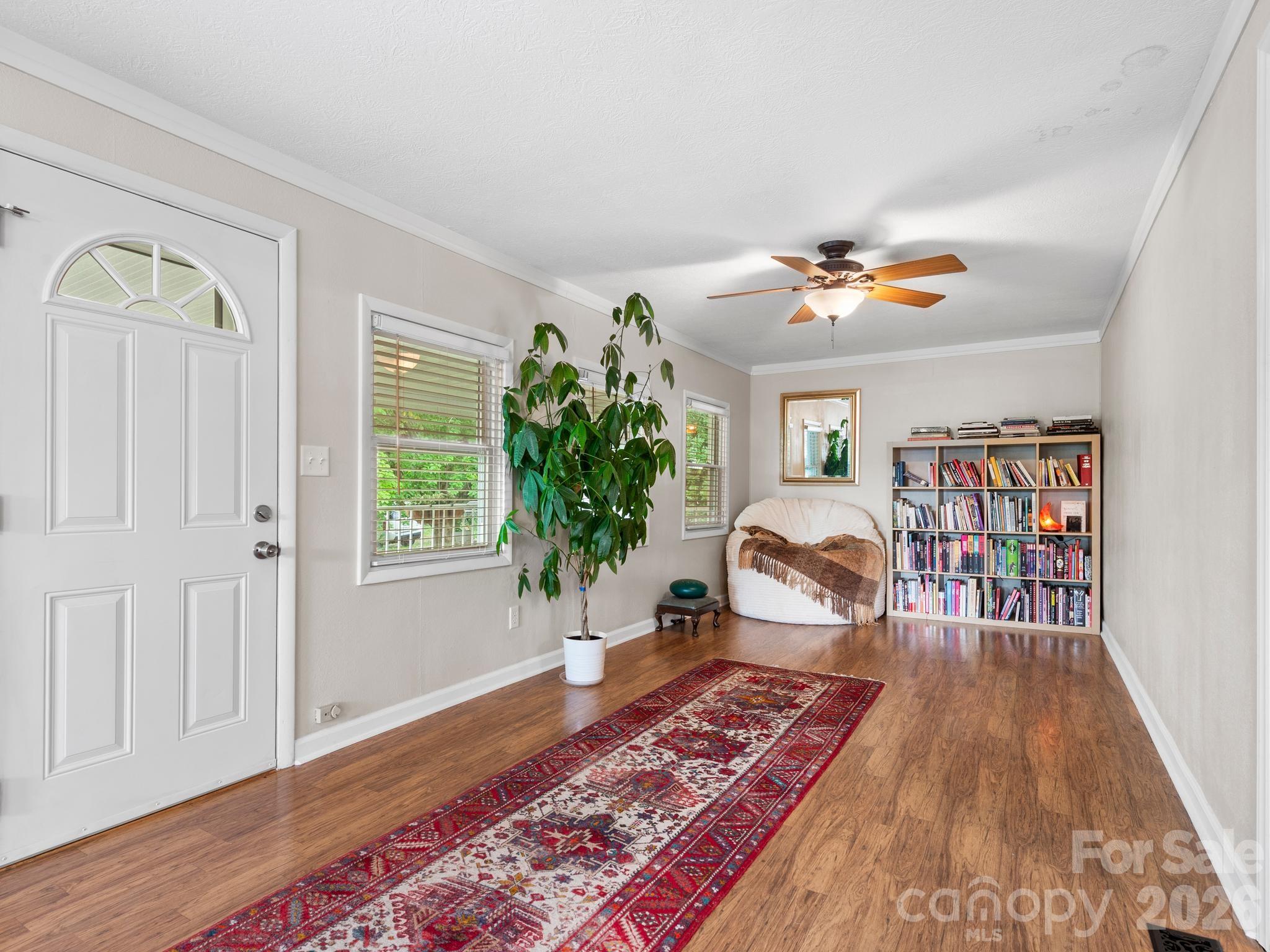 main property photo 5