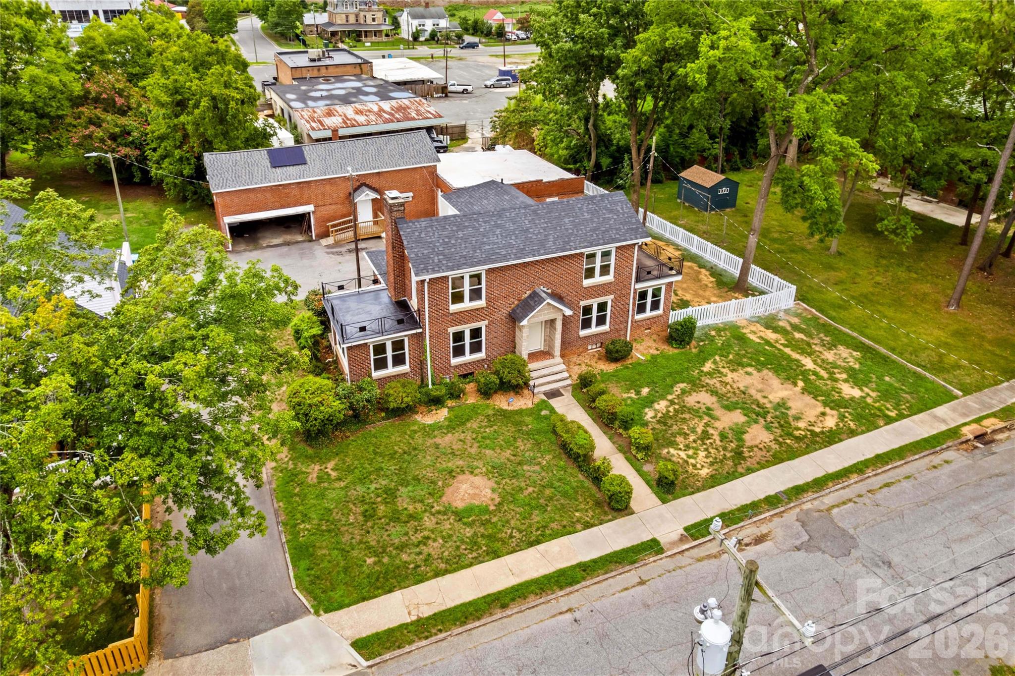 main property photo 40