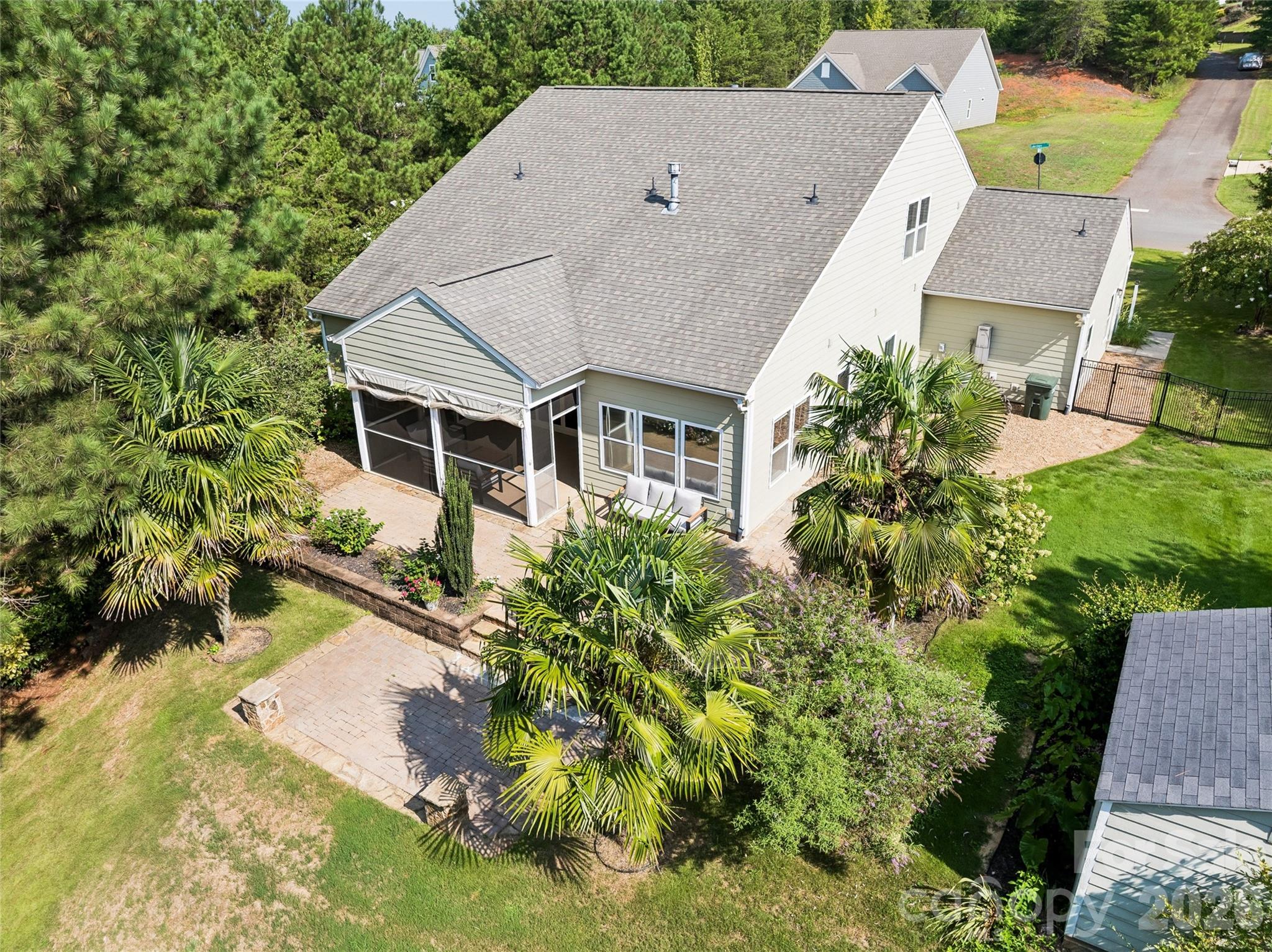 main property photo 45