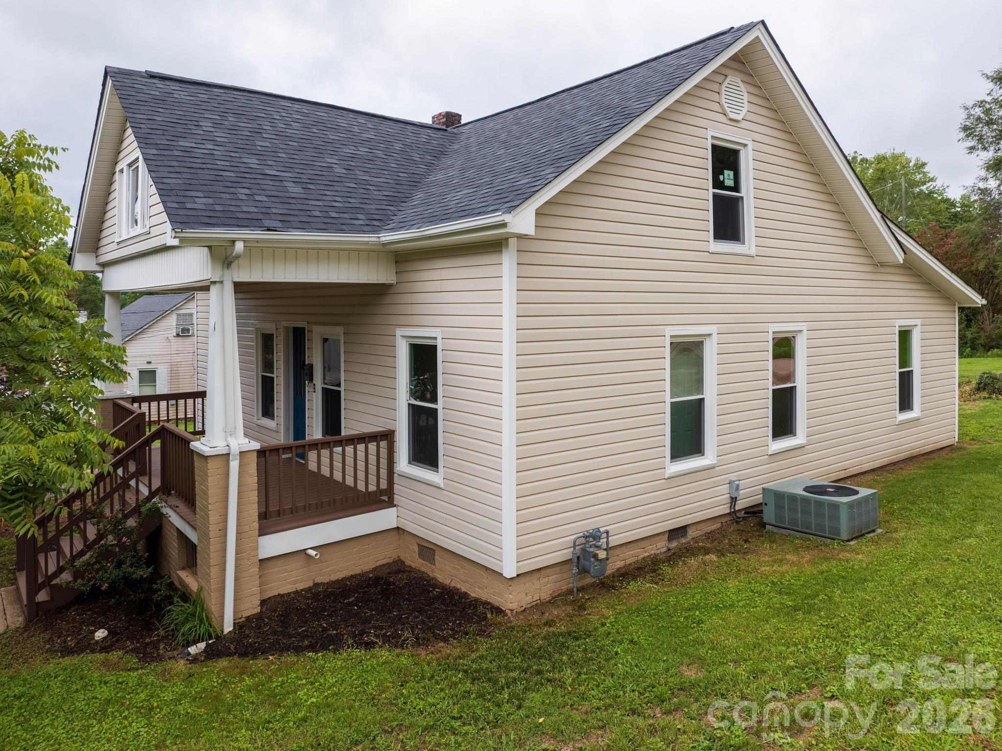 main property photo 4