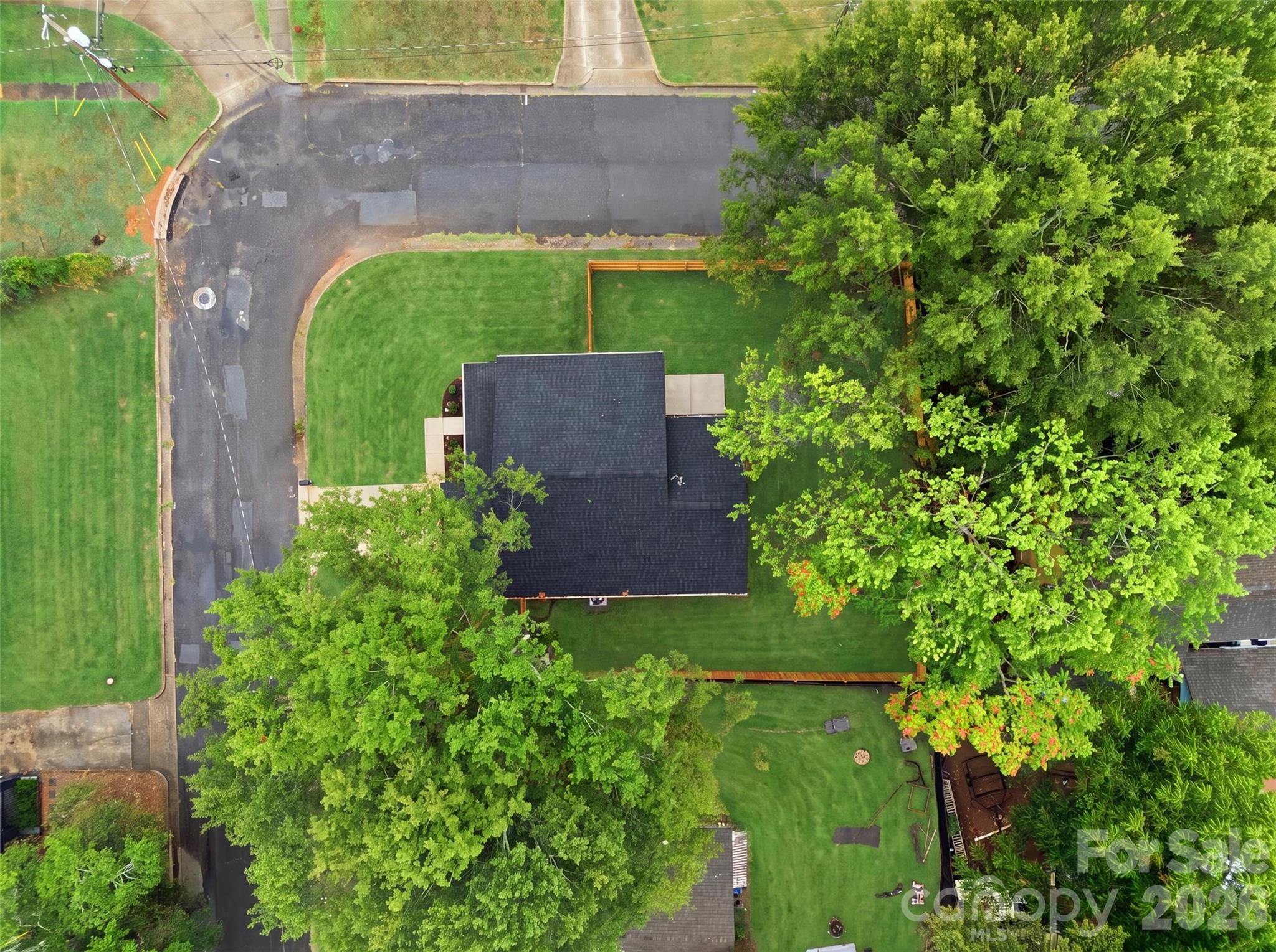 main property photo 32
