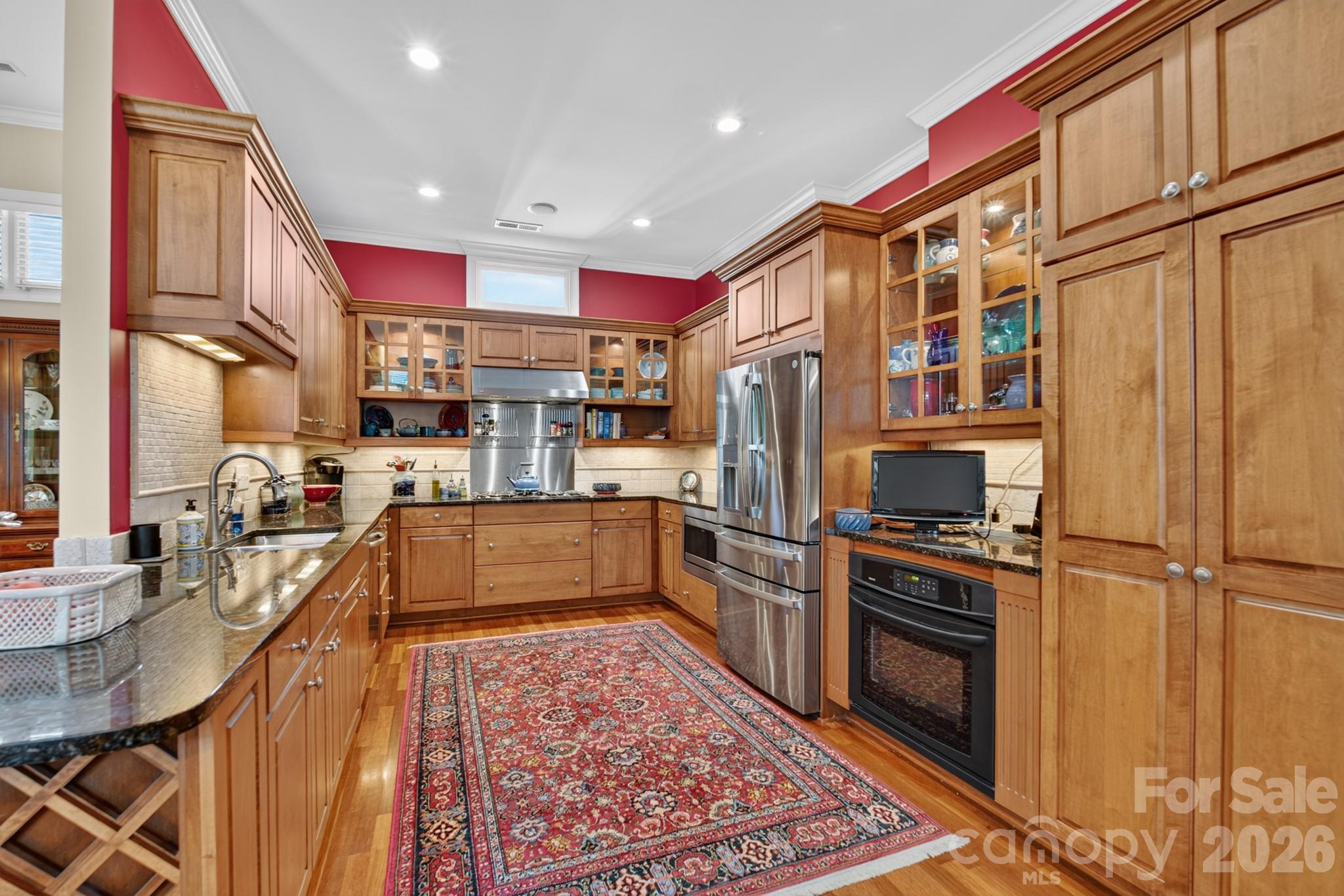 main property photo 10
