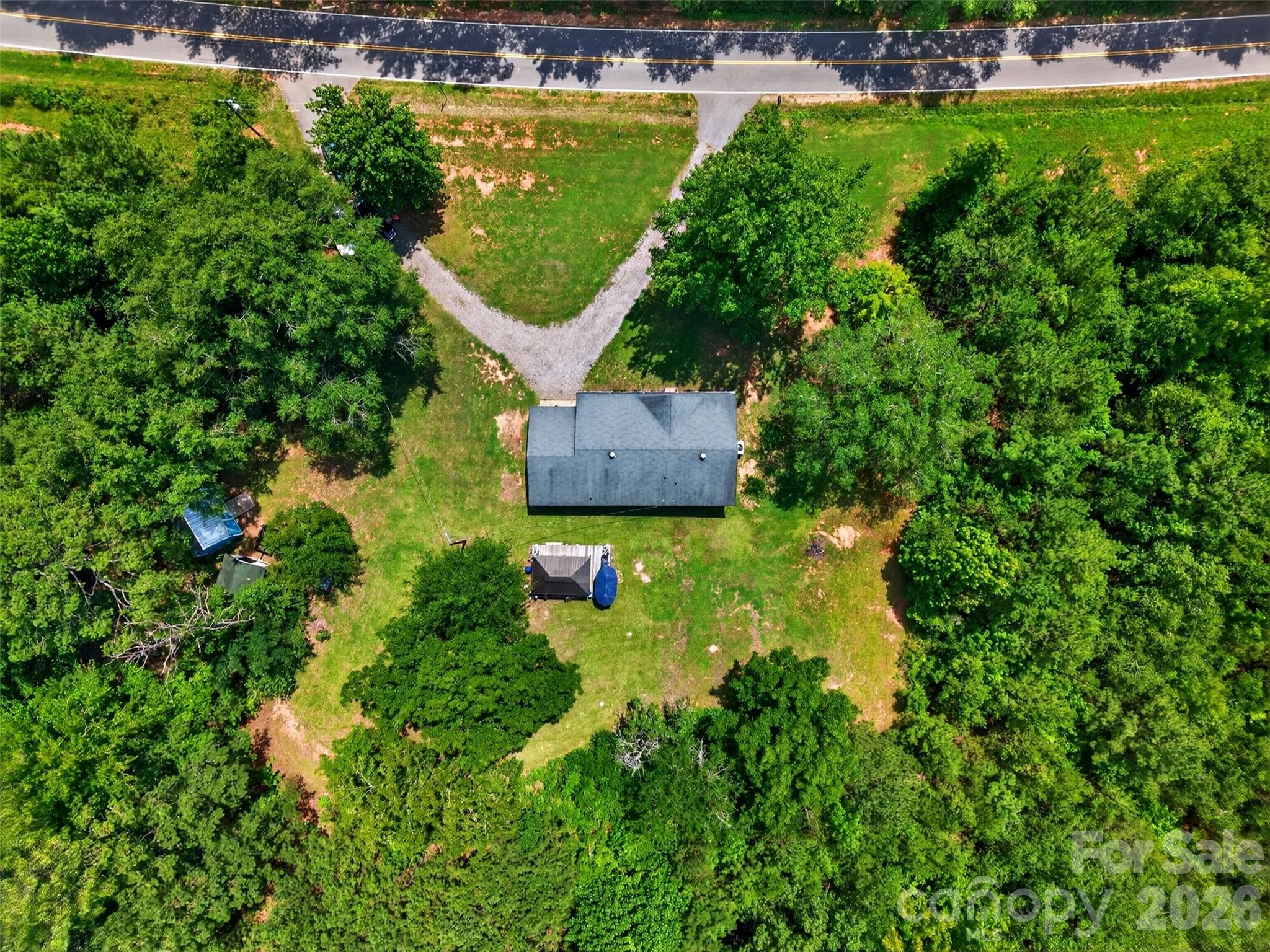 main property photo 40