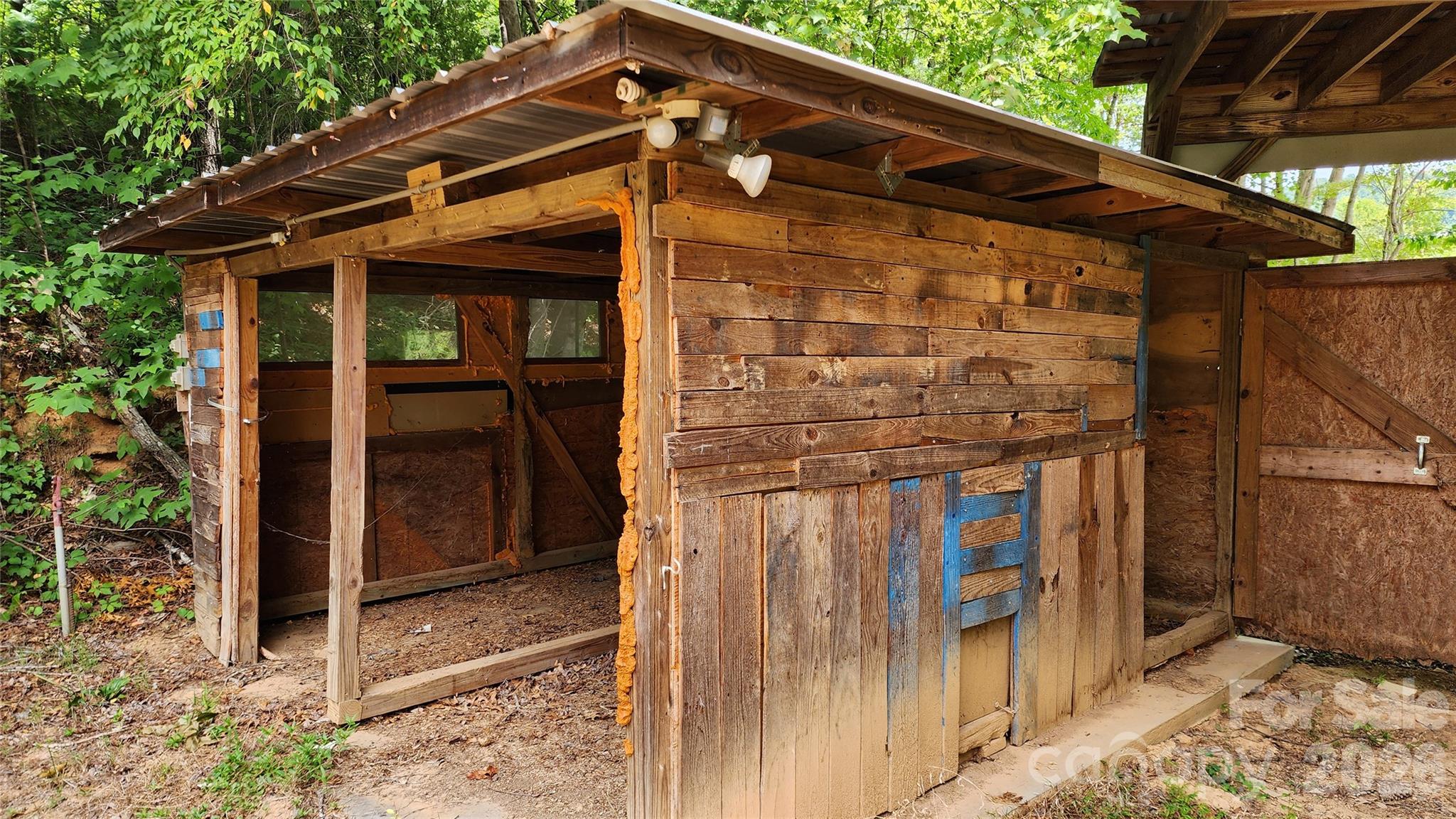 main property photo 30