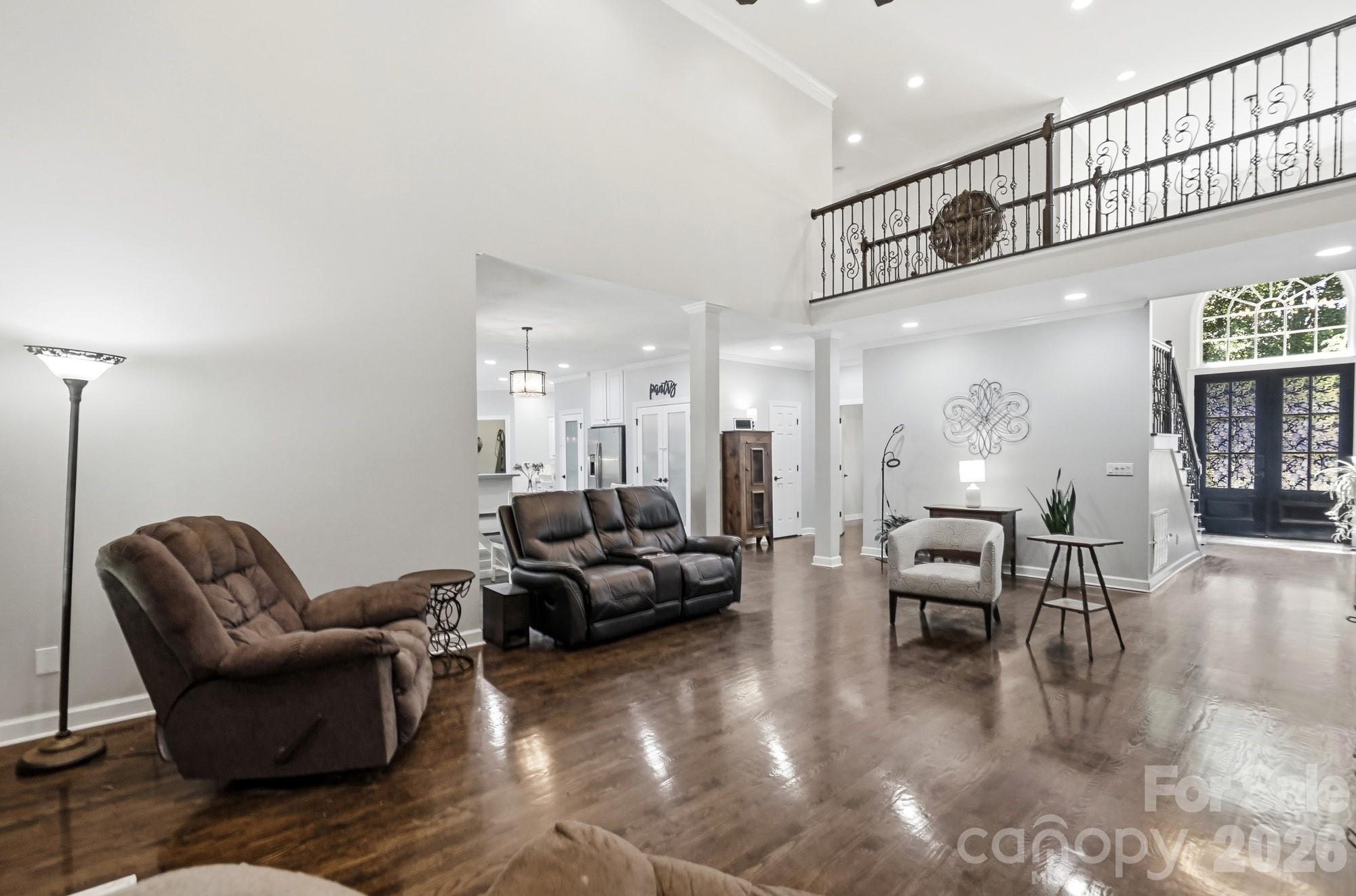 main property photo 6