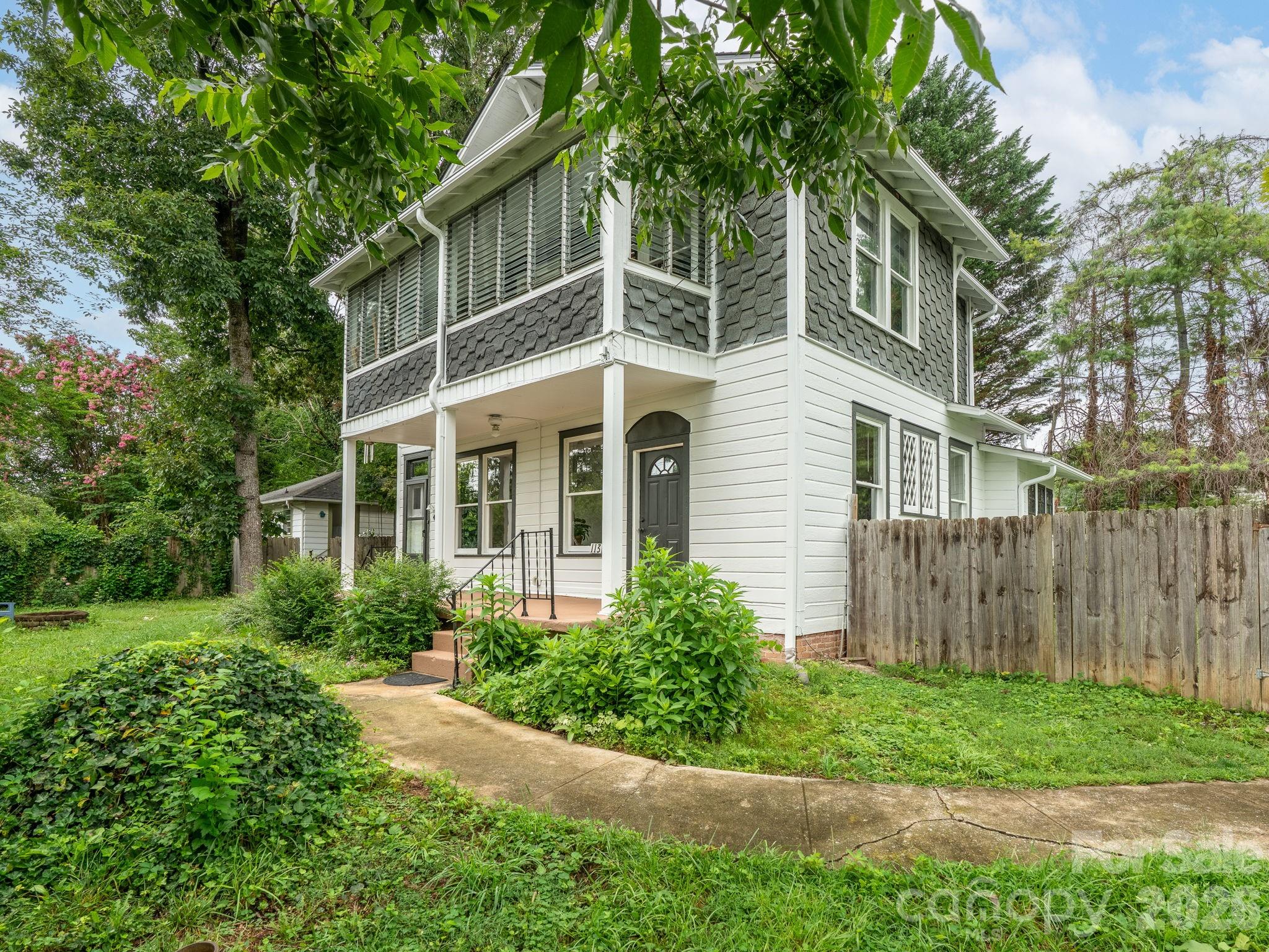 main property photo 0
