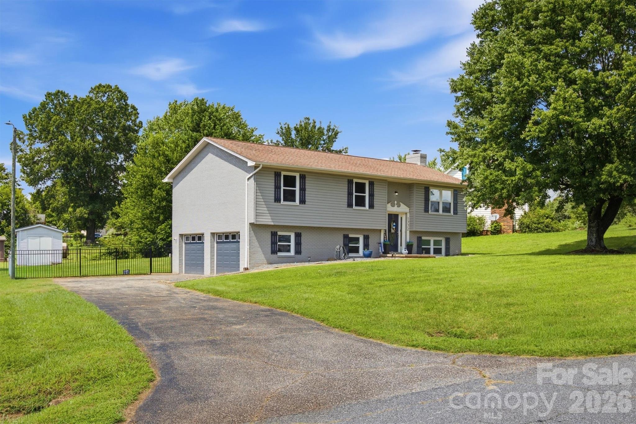 main property photo 5