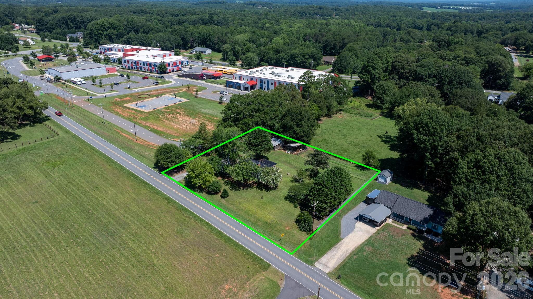 main property photo 14