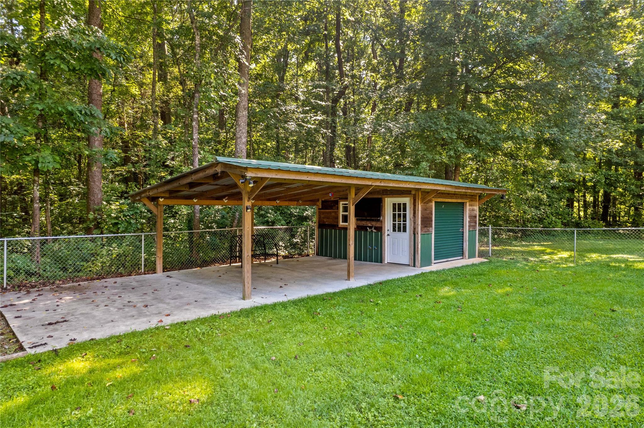 main property photo 36