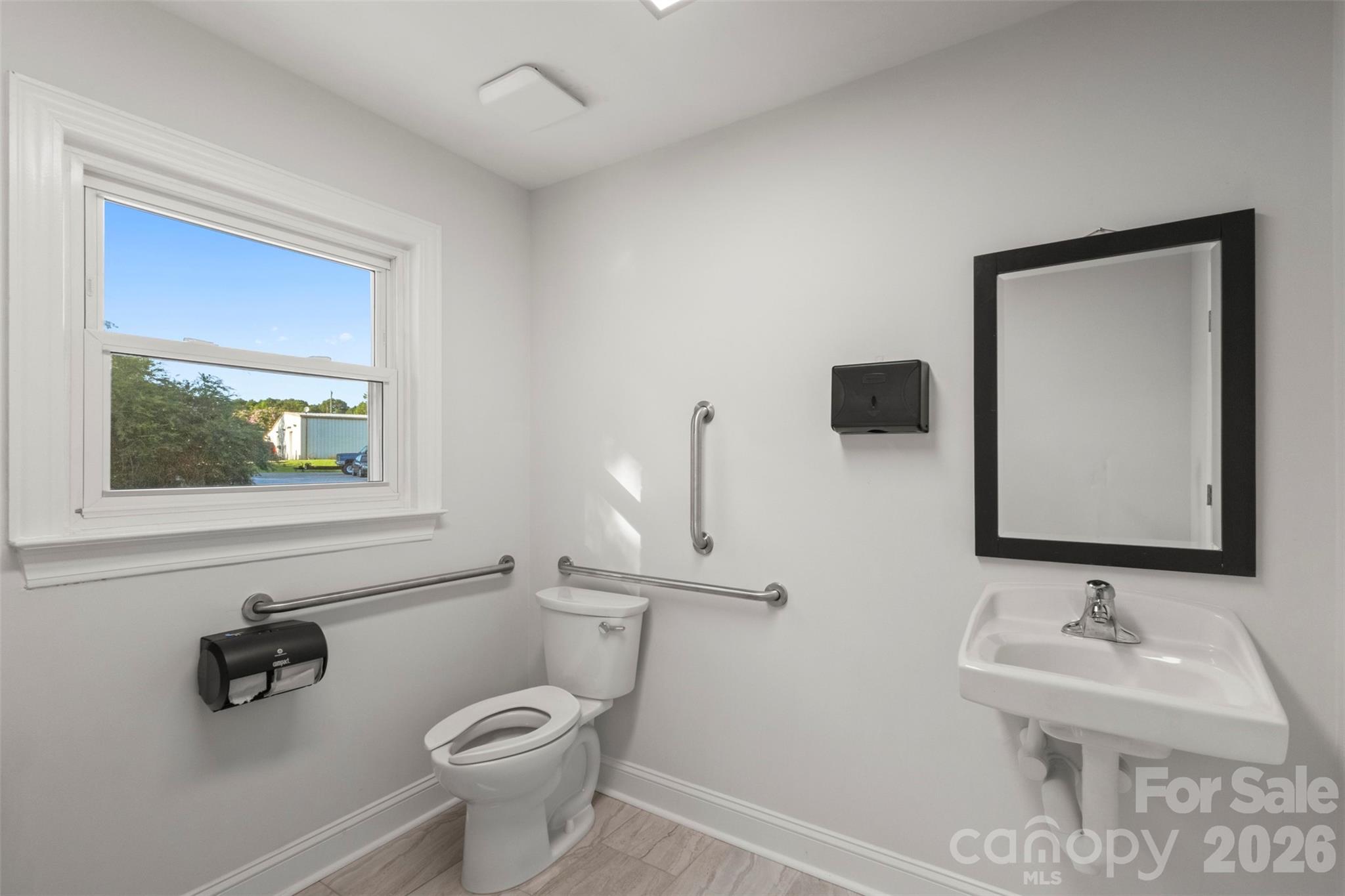 main property photo 12