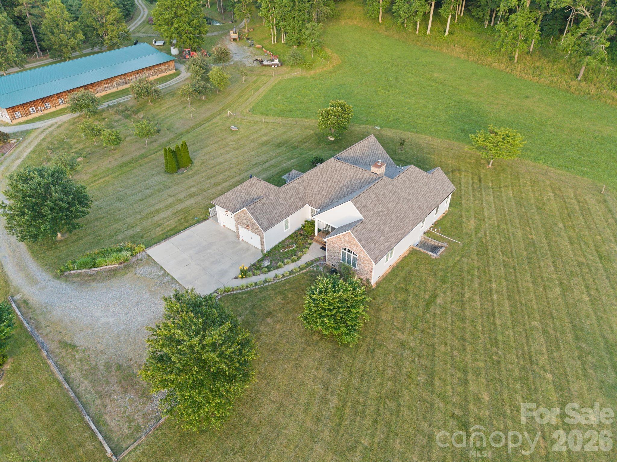 main property photo 4