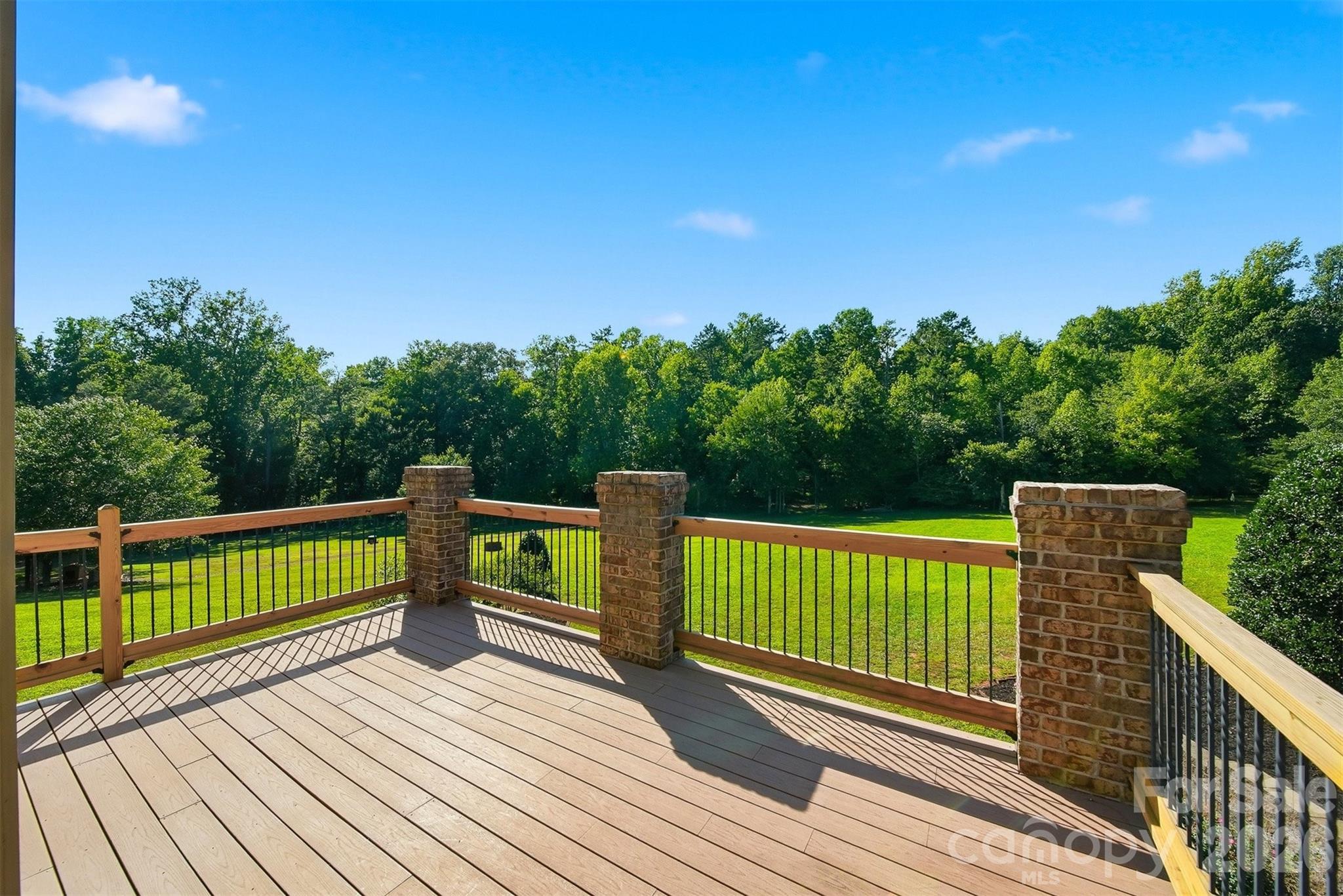 main property photo 25