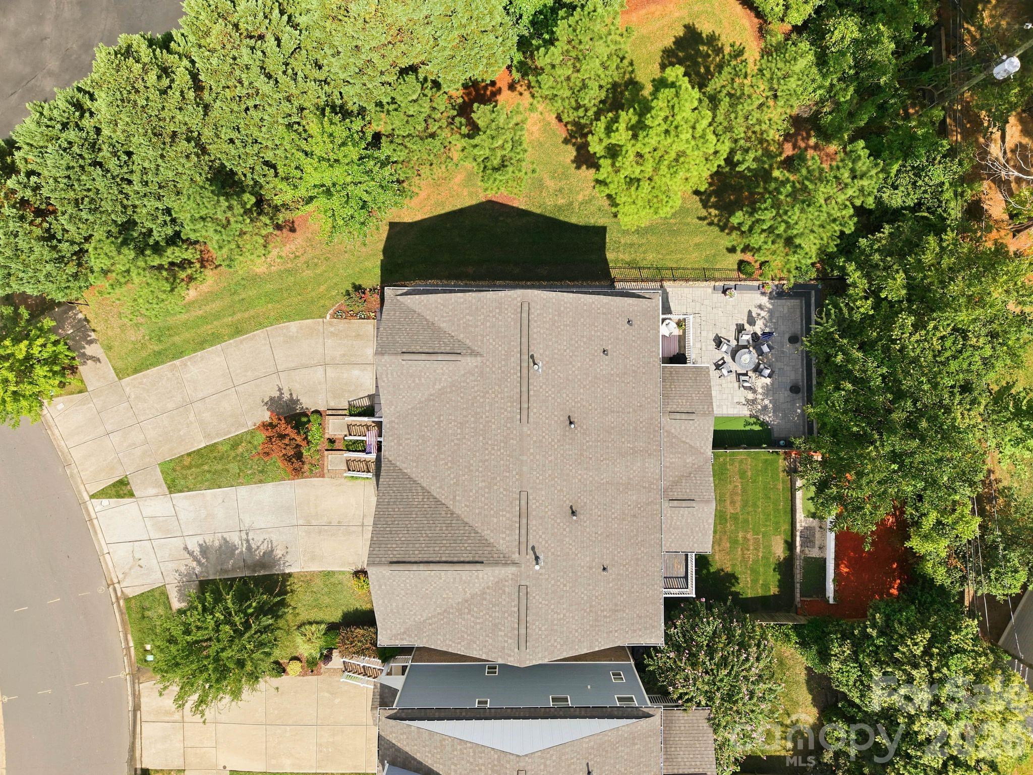 main property photo 45