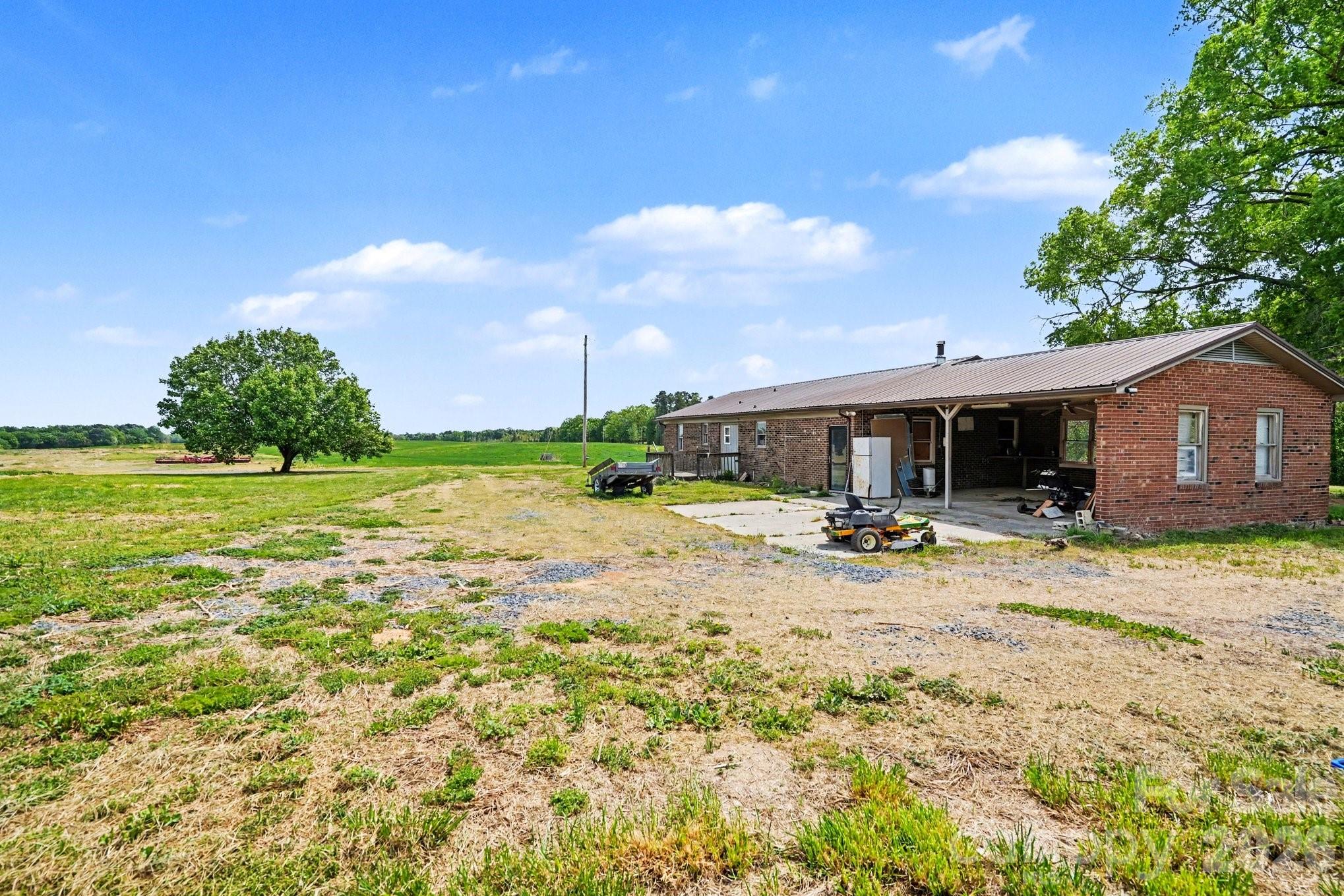 main property photo 32