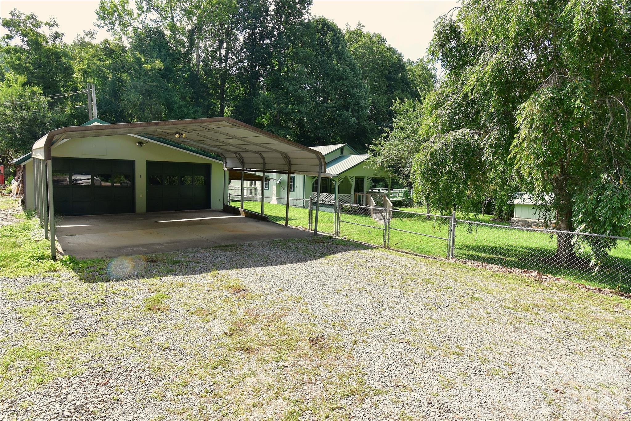main property photo 23