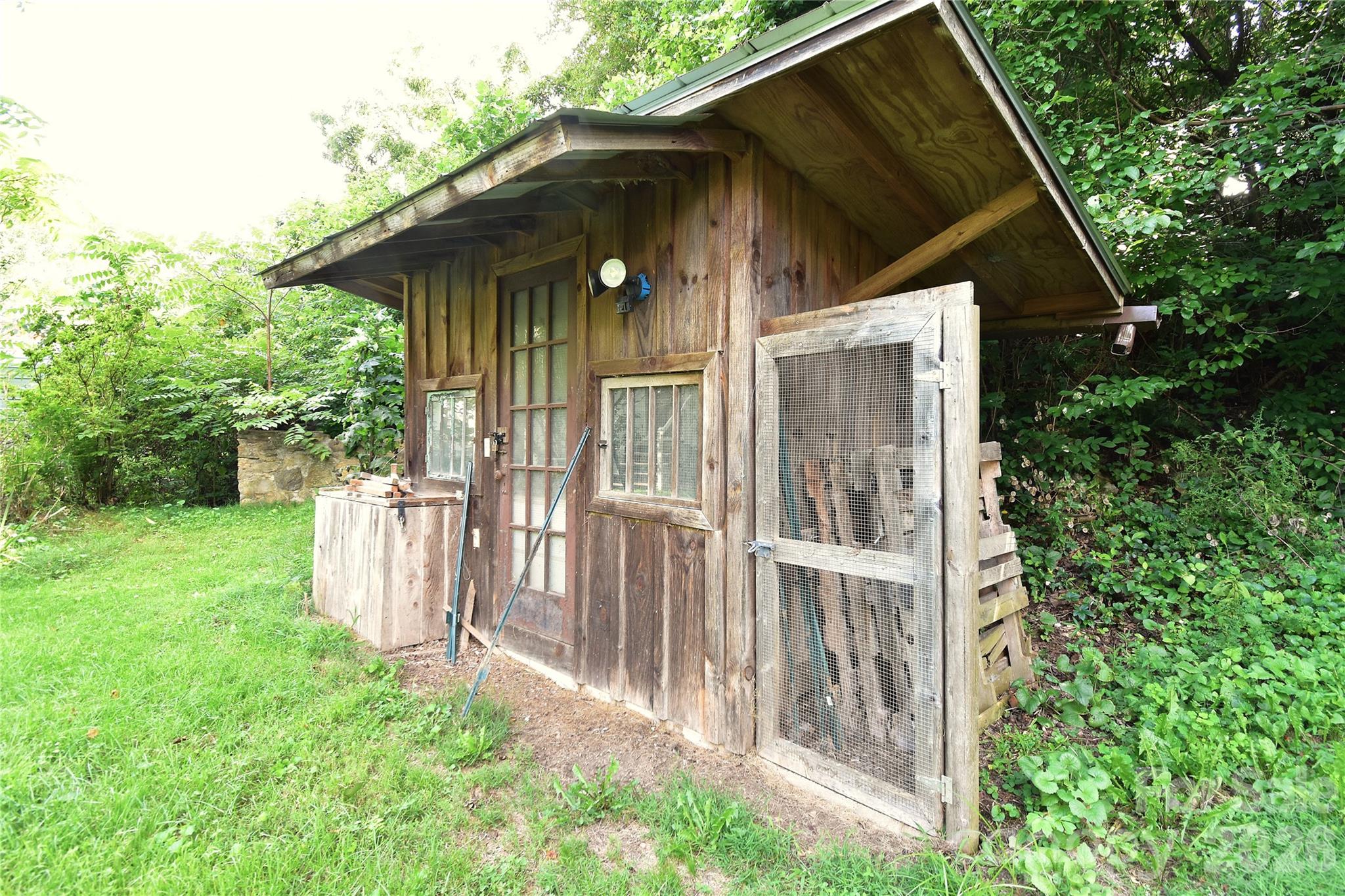 main property photo 36