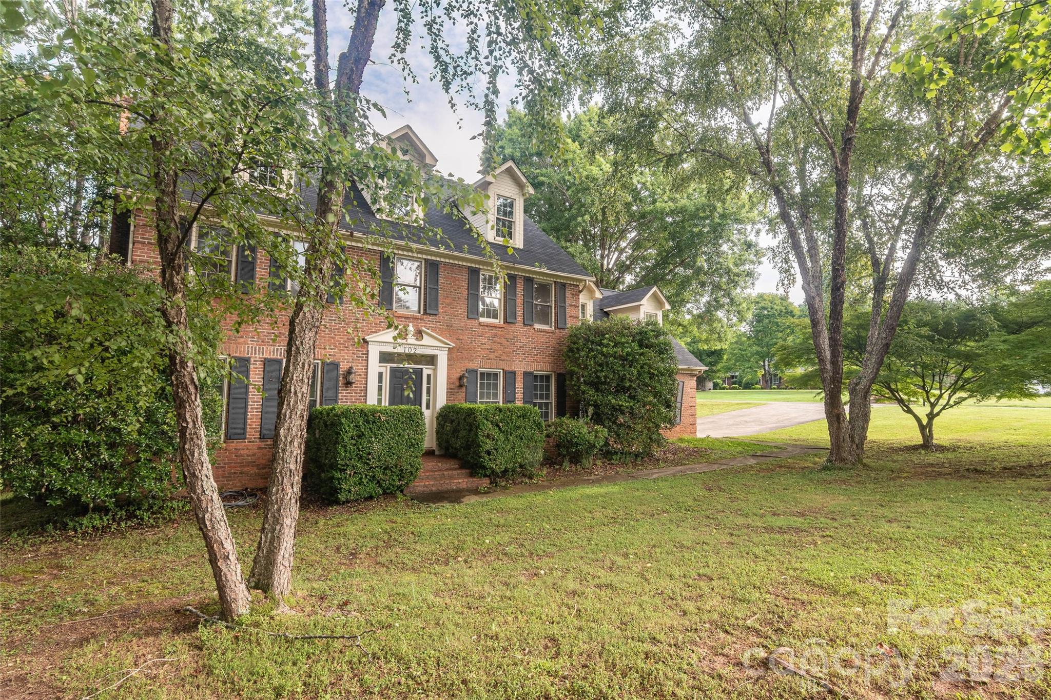 main property photo 2
