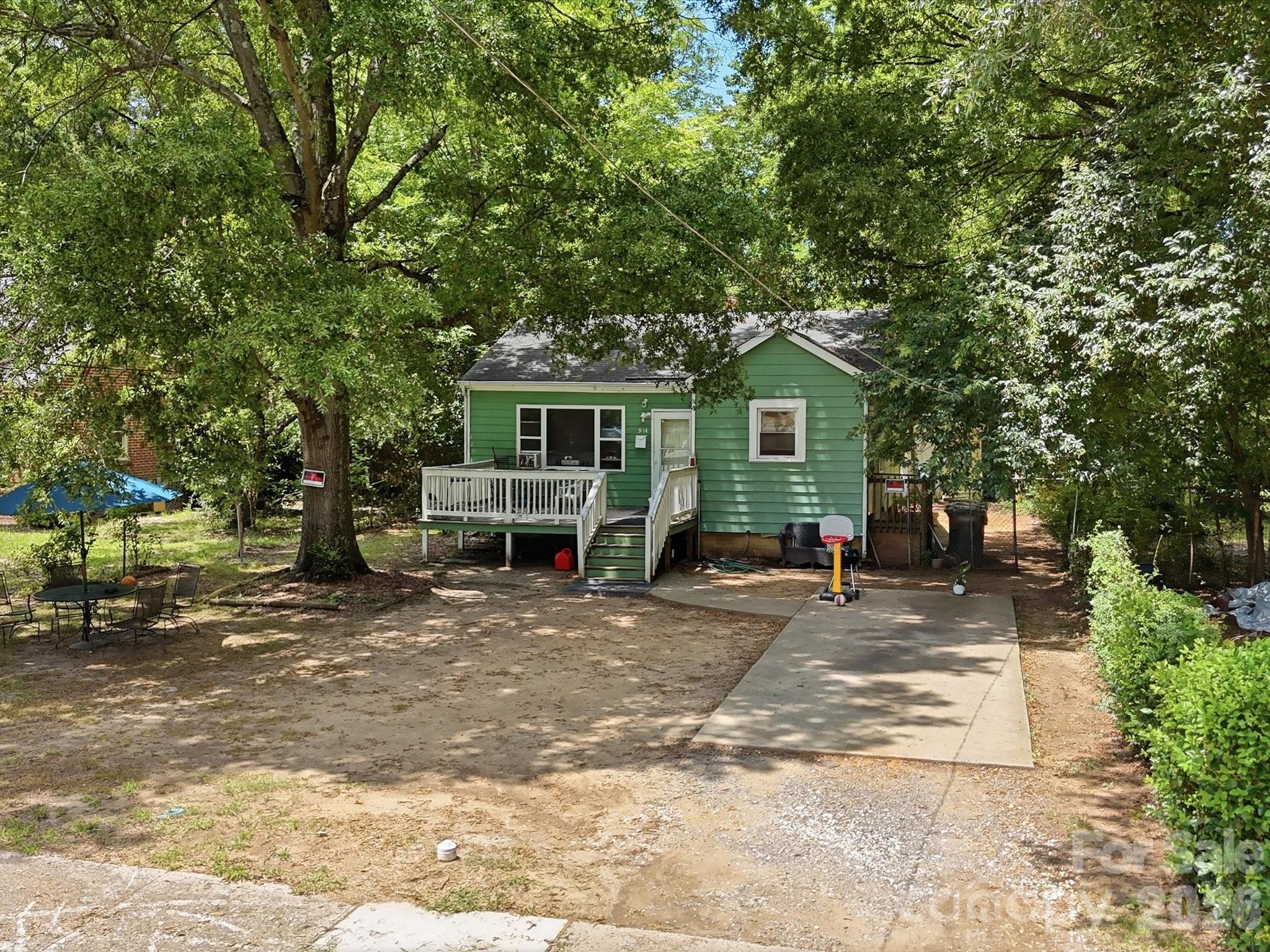 main property photo 9
