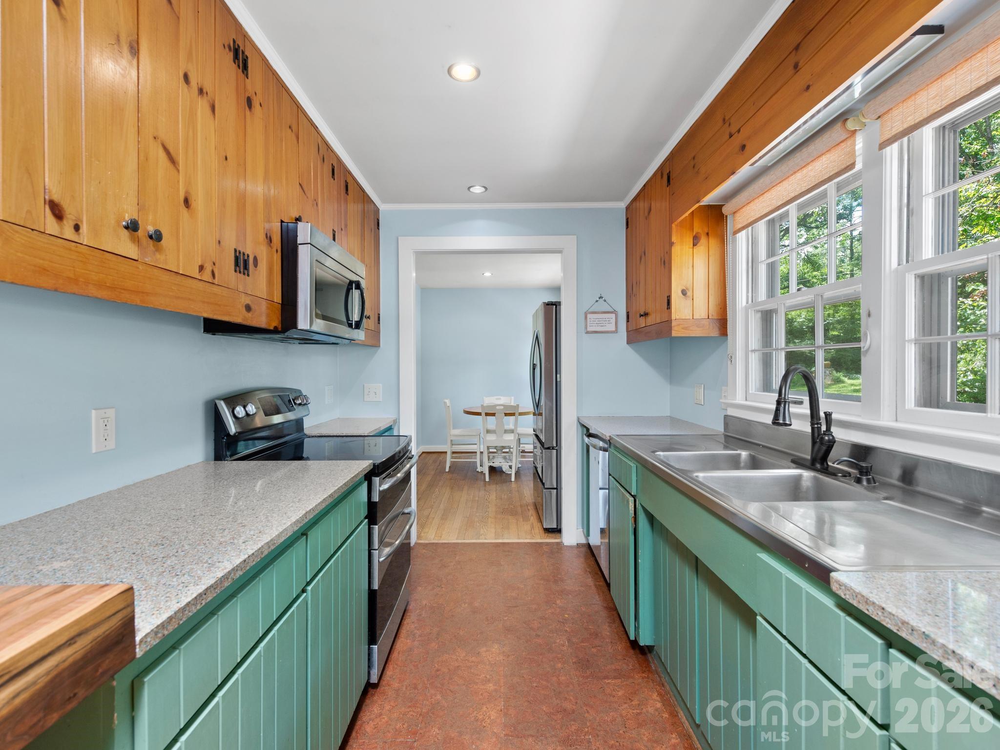main property photo 18