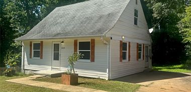 image of property with 4 Bed | 2 Bath | 1,249 Sqft