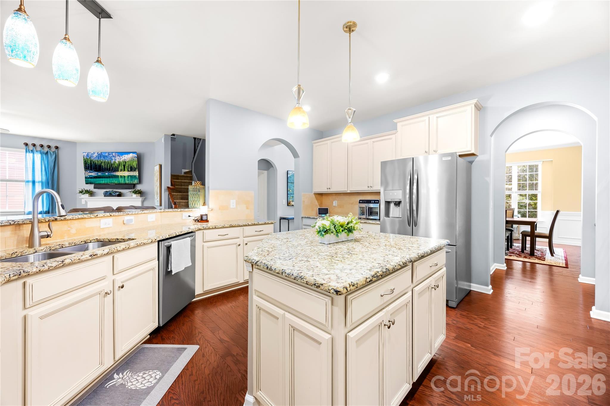 main property photo 7