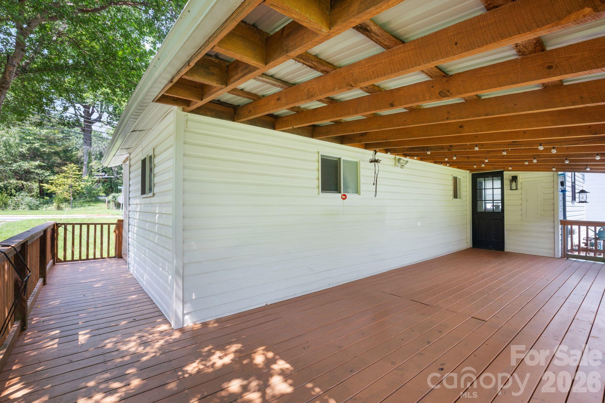 main property photo 30