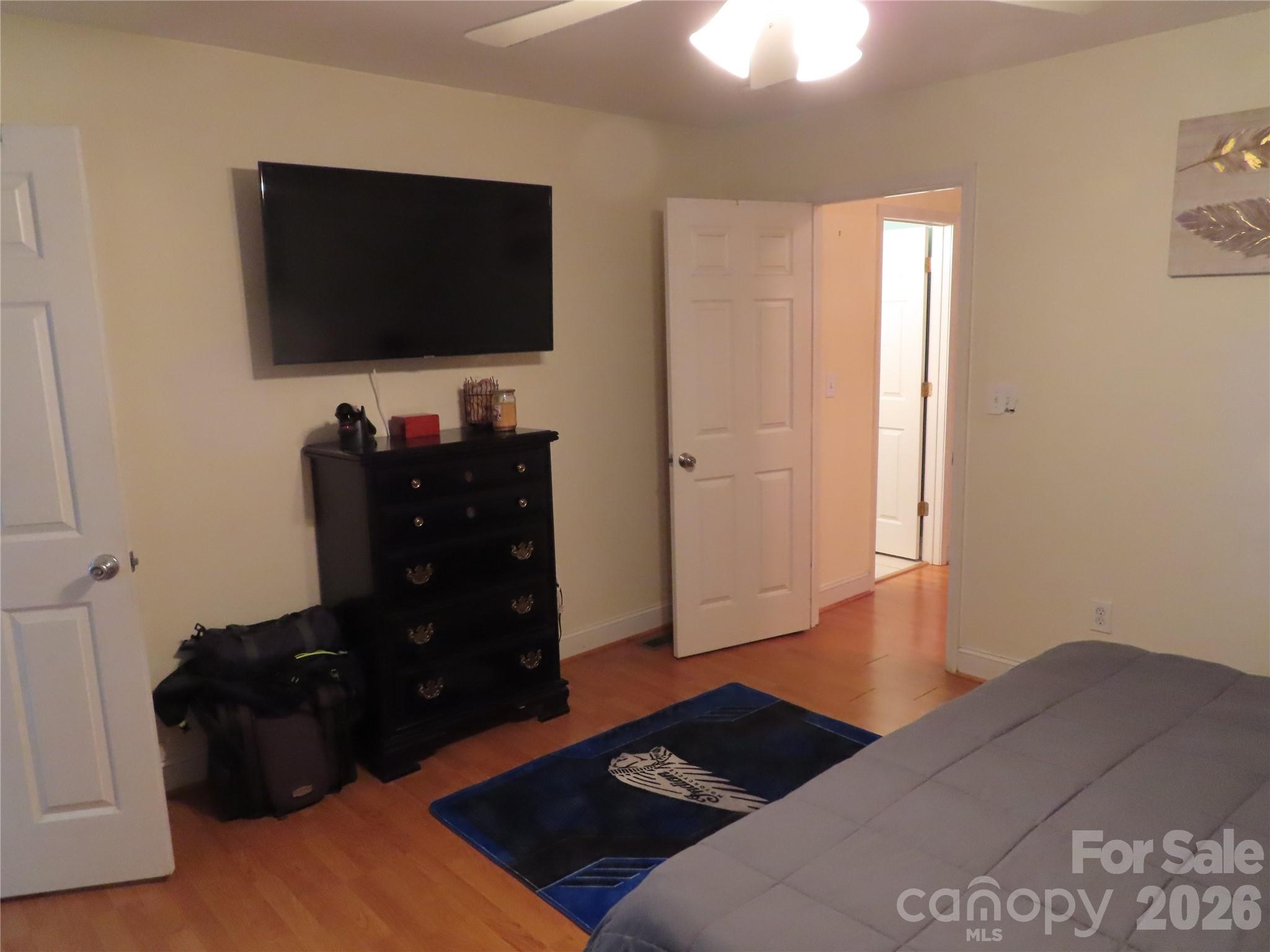 main property photo 27