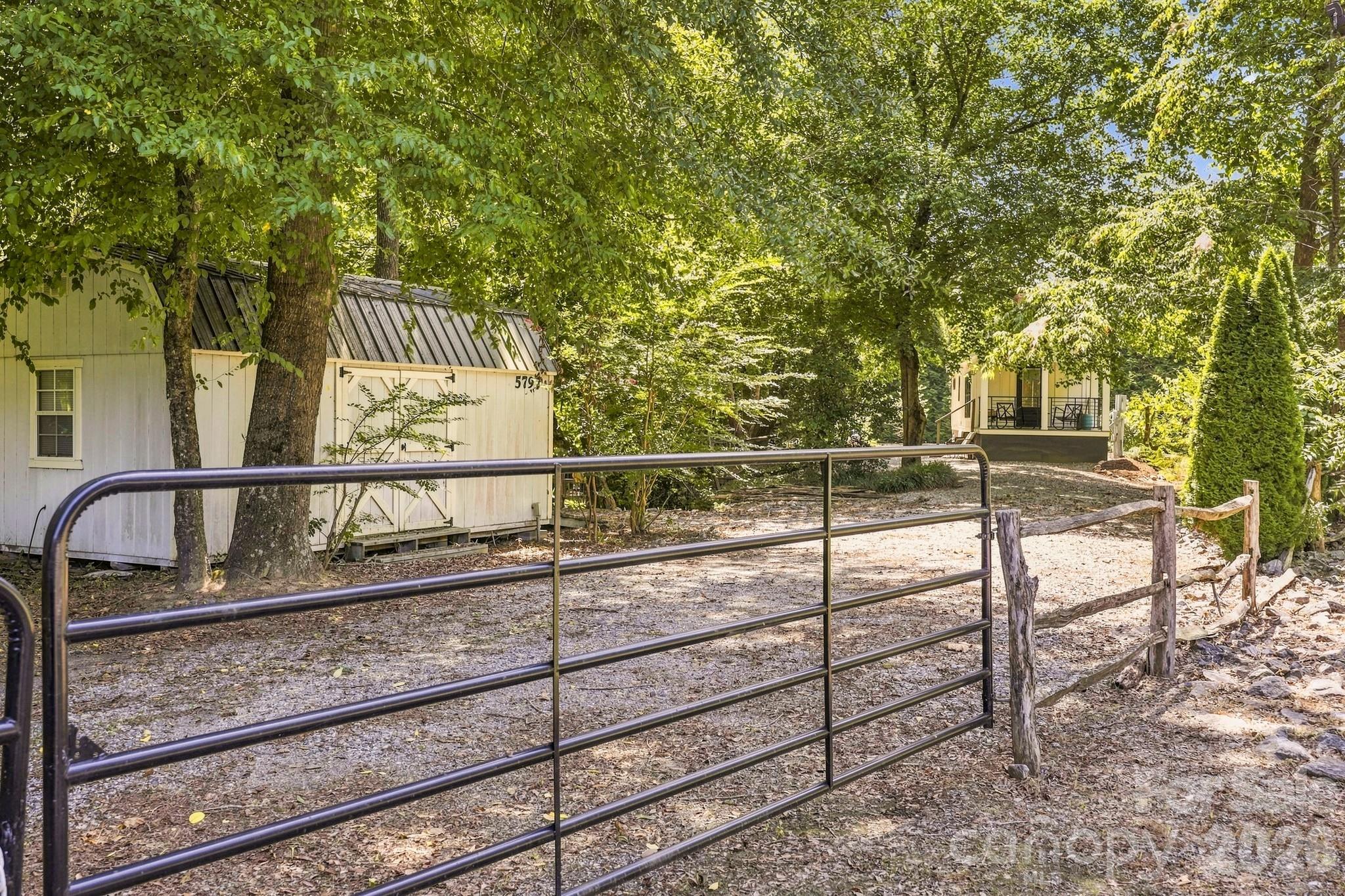 main property photo 8