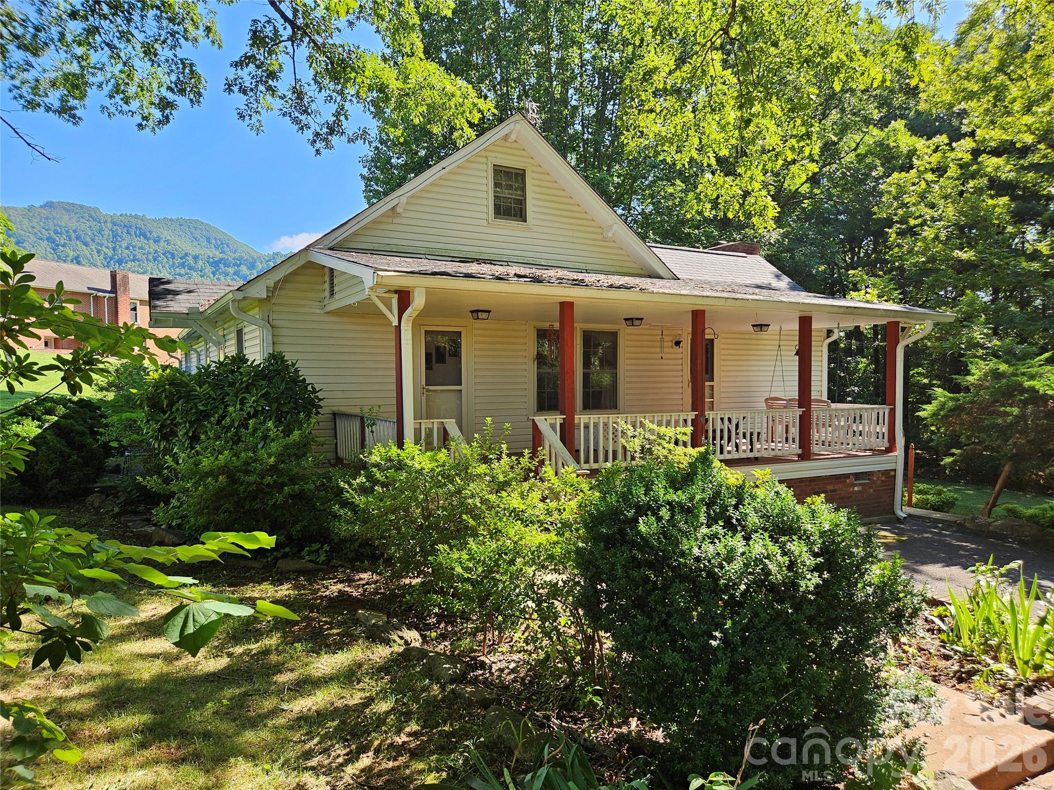 main property photo 3