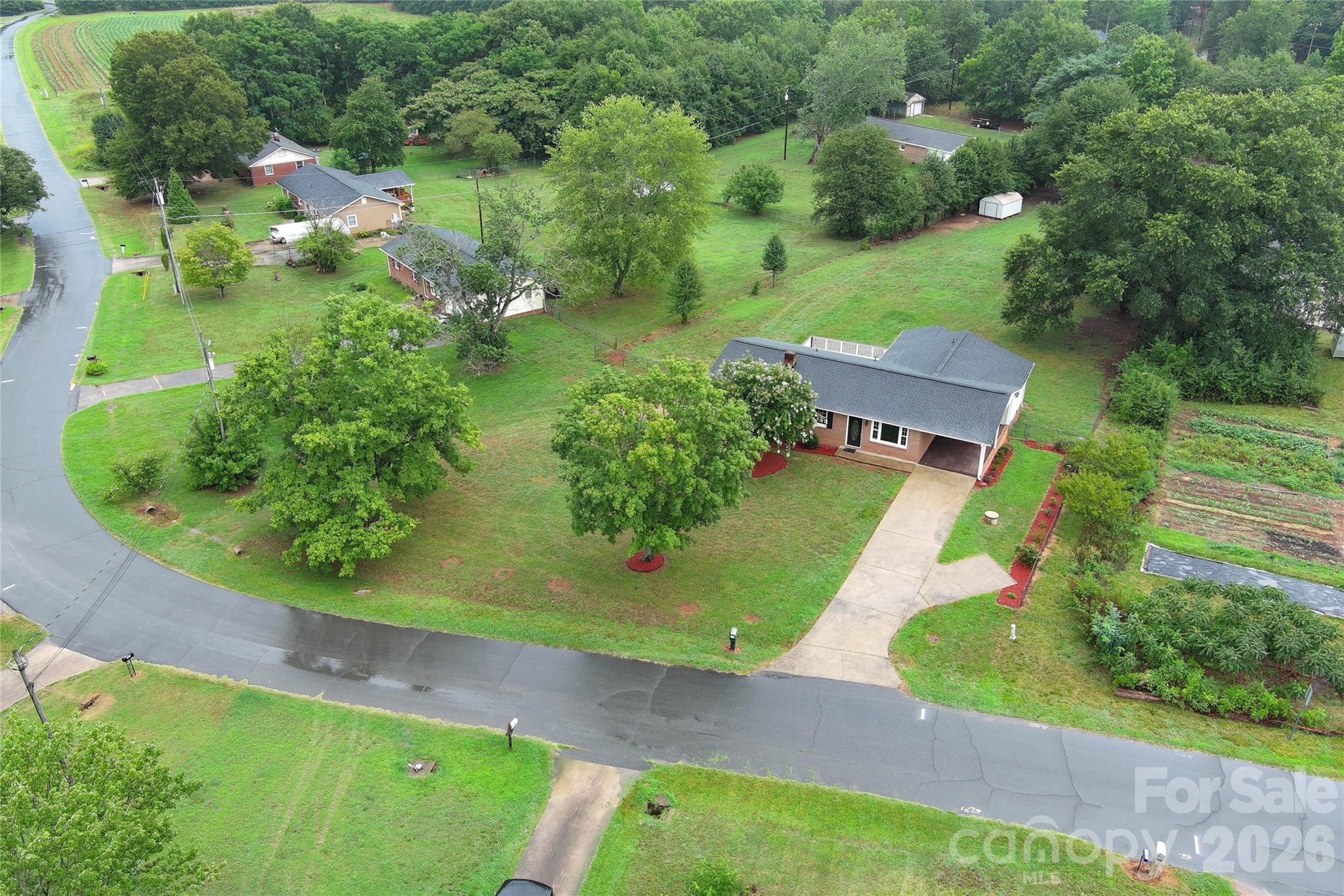 main property photo 33