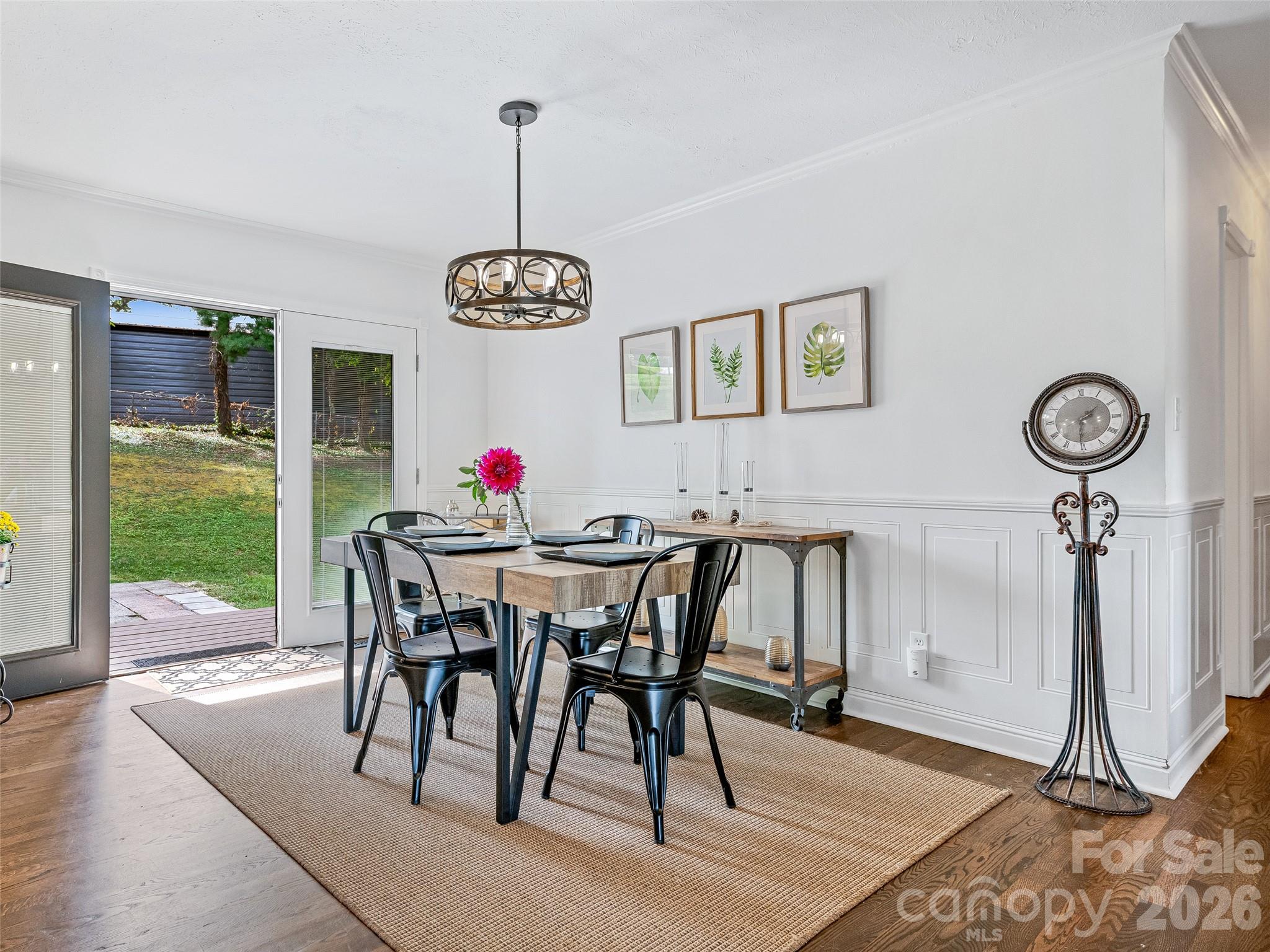 main property photo 8