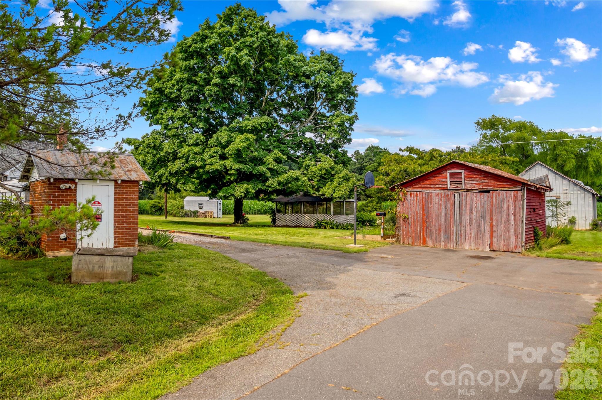 main property photo 35