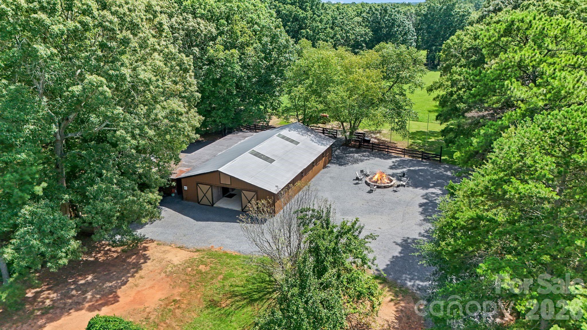 main property photo 11