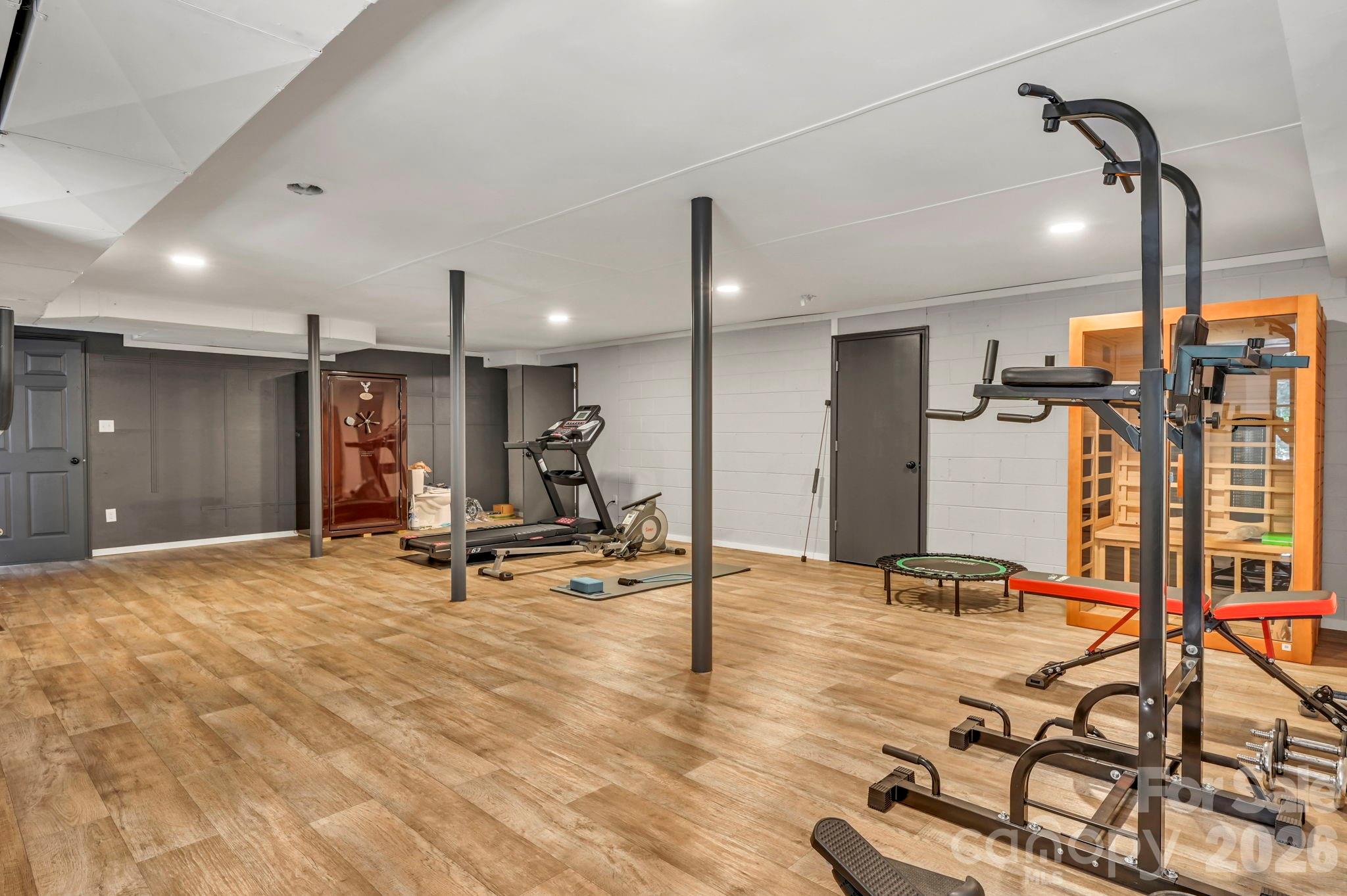 main property photo 36