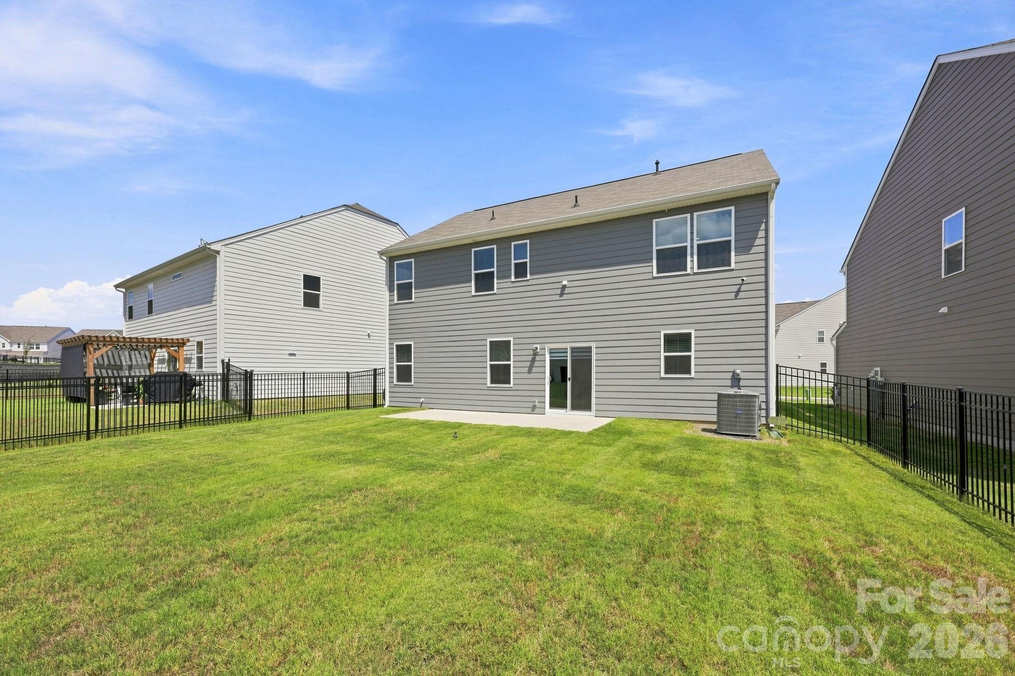 main property photo 30