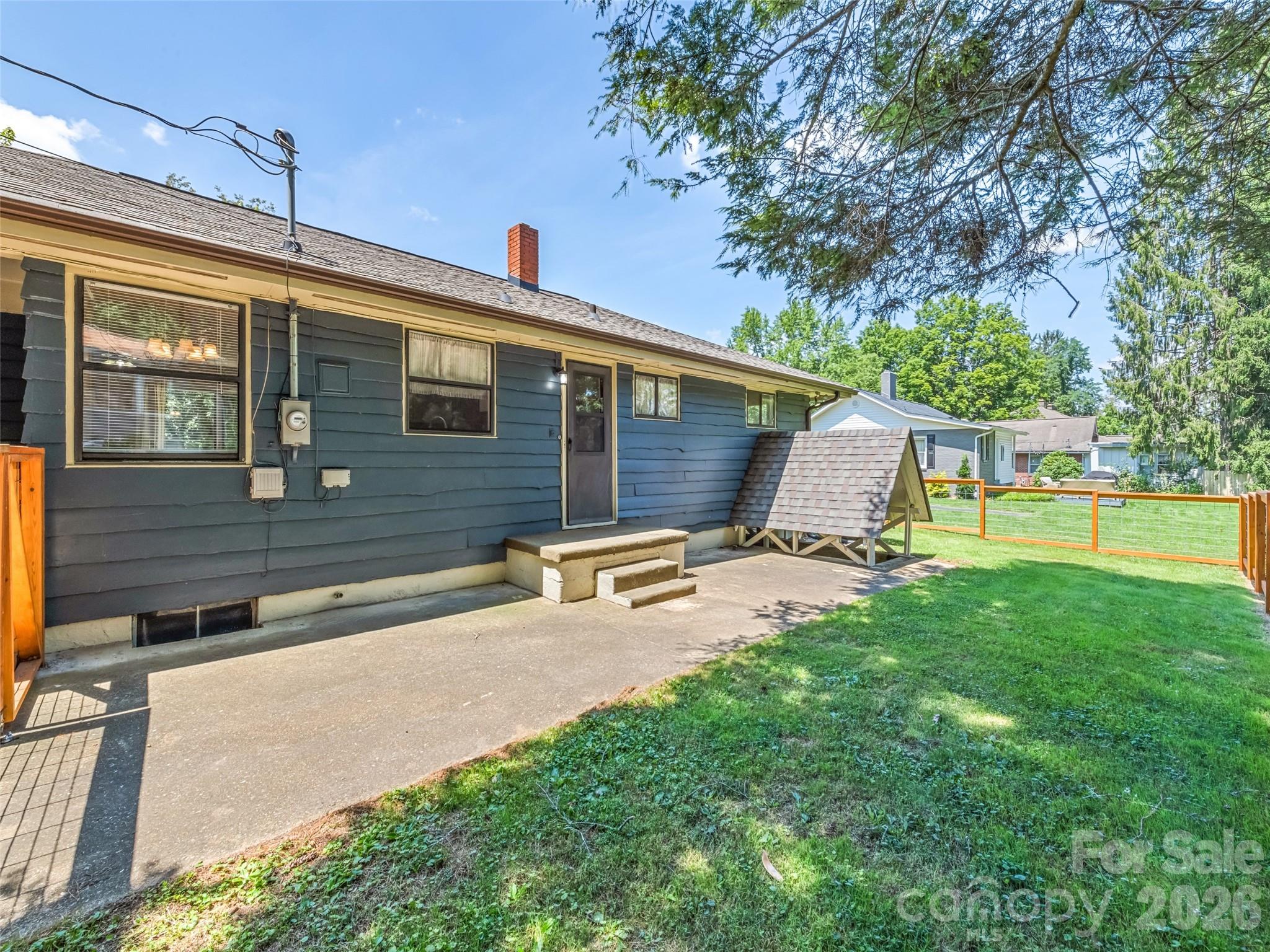 main property photo 6