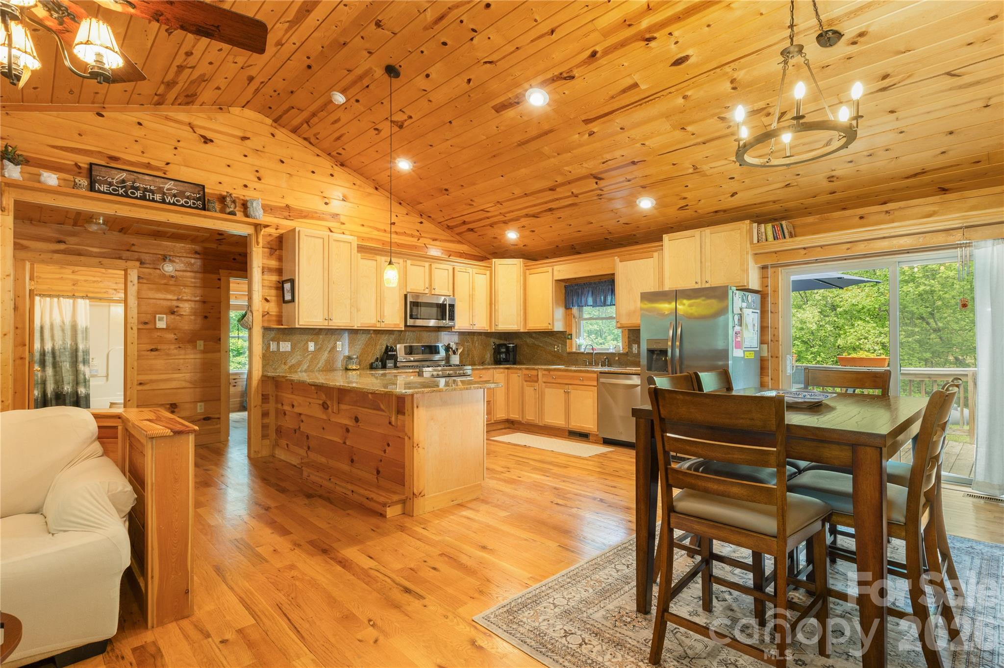 main property photo 4