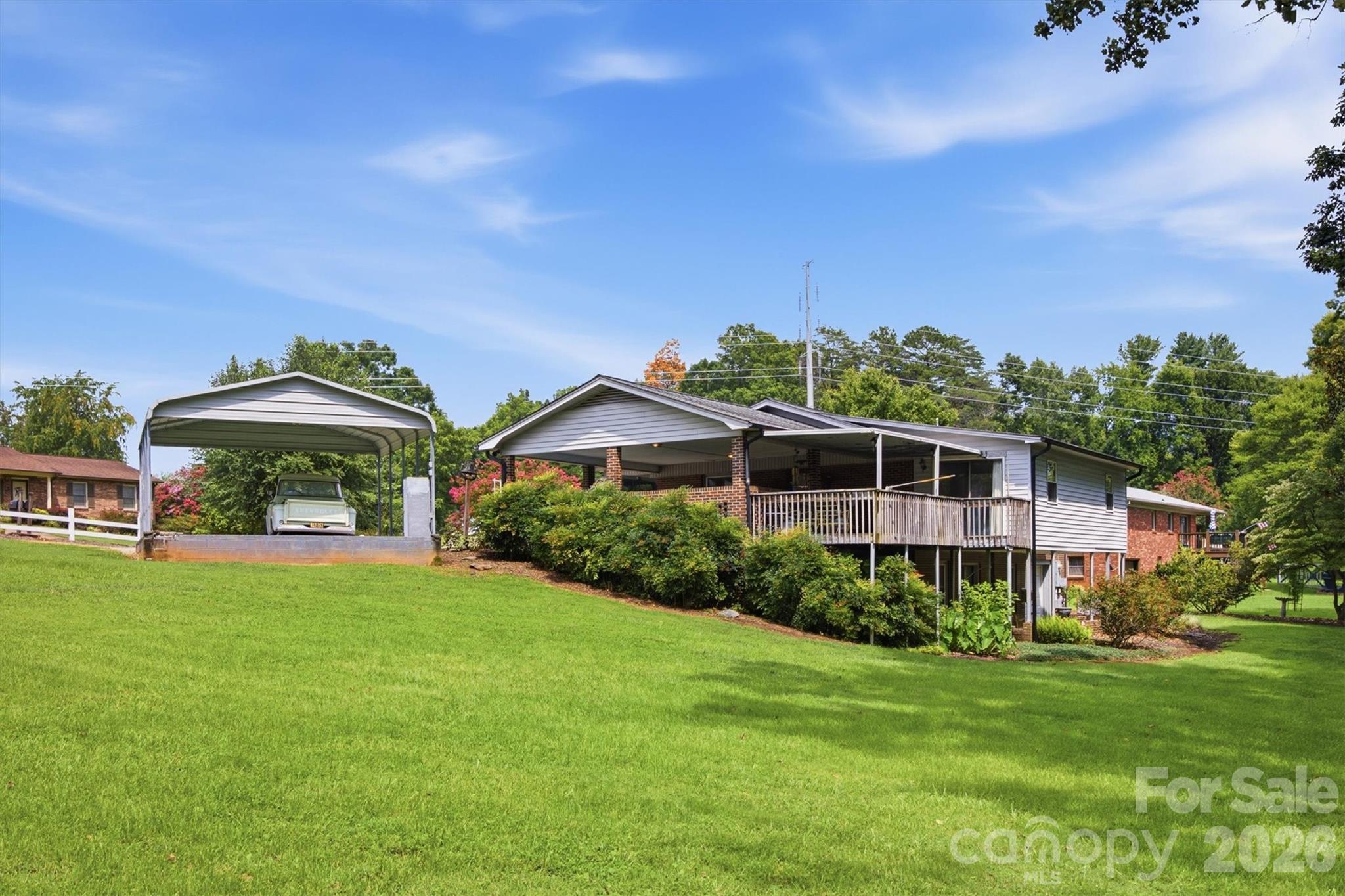 main property photo 6