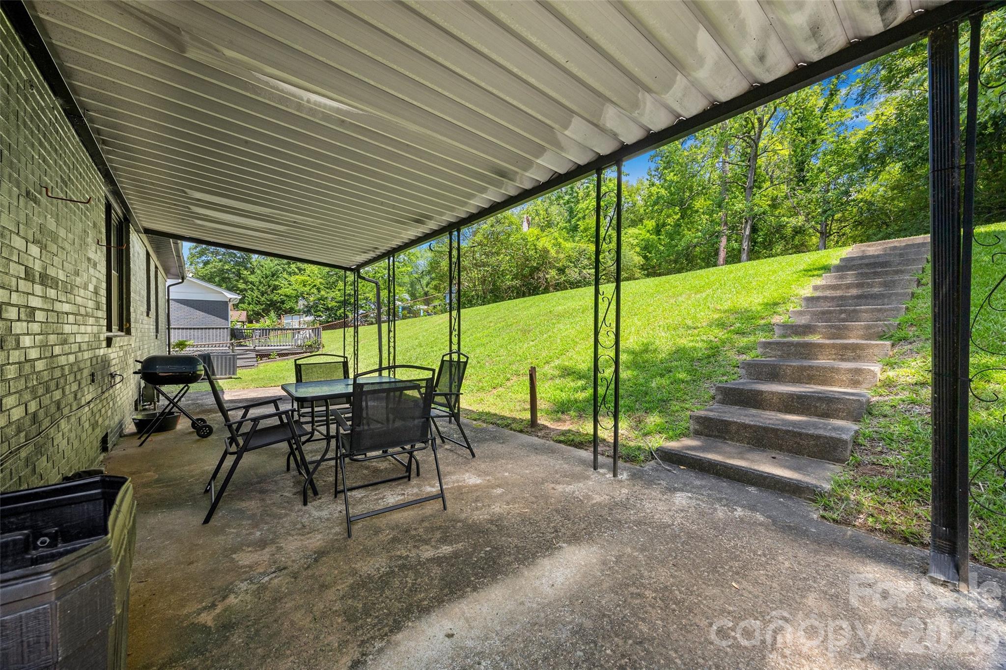 main property photo 27