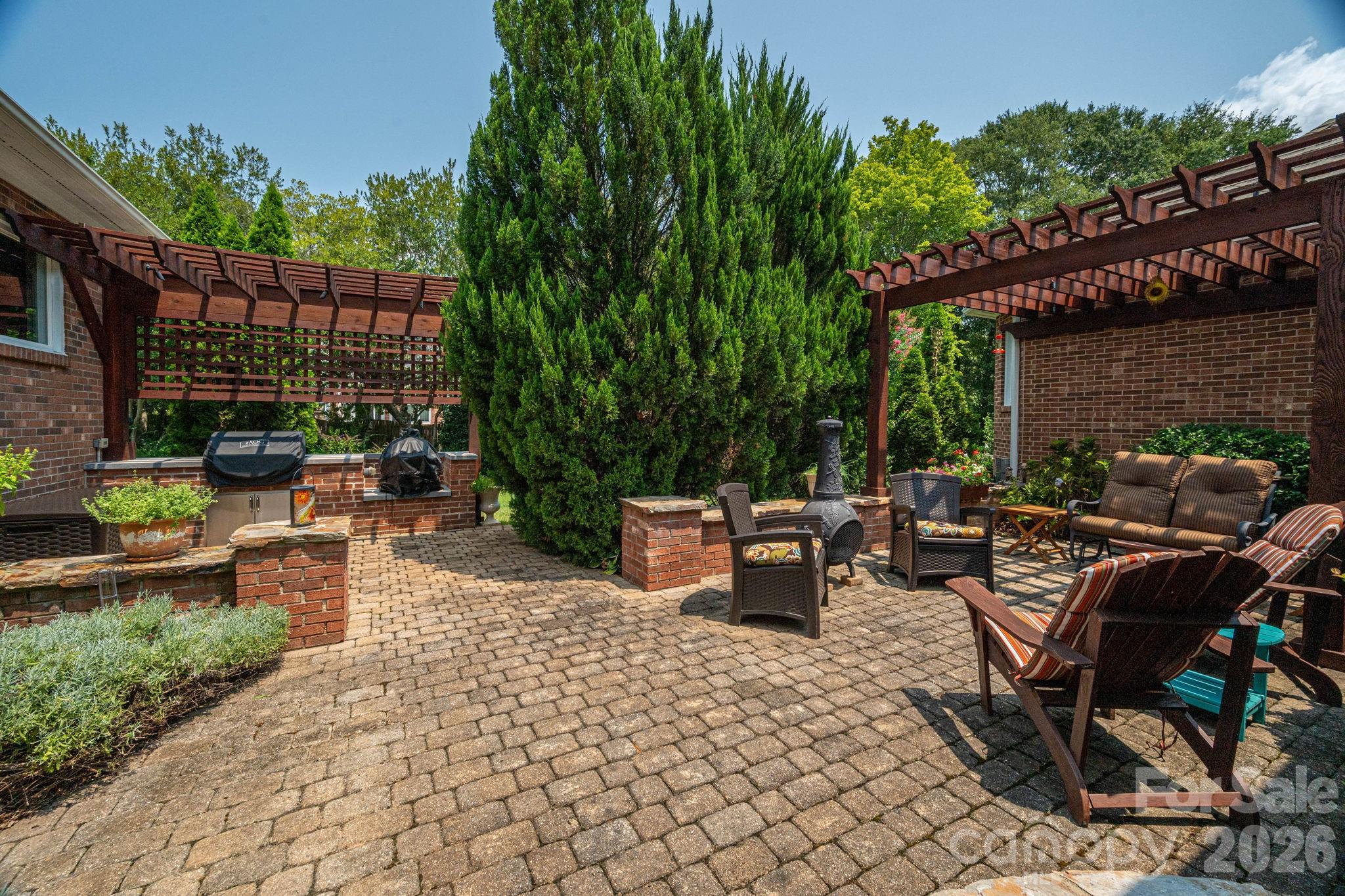 main property photo 38